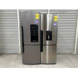 Lote de 2 refrigeradores contiene: 1 Refrigerador con dispensador de agua Marca MABE, Modelo RMB400