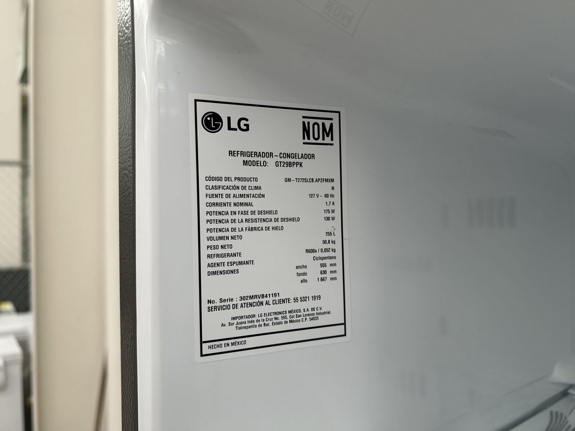 Lote de 2 refrigeradores contiene: 1 Refrigerador Marca LG, Modelo GT29BPPK, Serie 41191, Color GRI - Image 4 of 10
