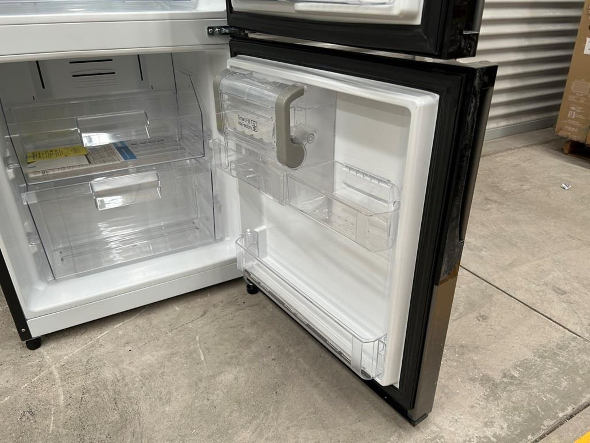 Refrigerador con dispensador de agua Marca MABE, Modelo RMB400IAMRM, Serie 15163, Color GRIS (Equip - Image 7 of 10