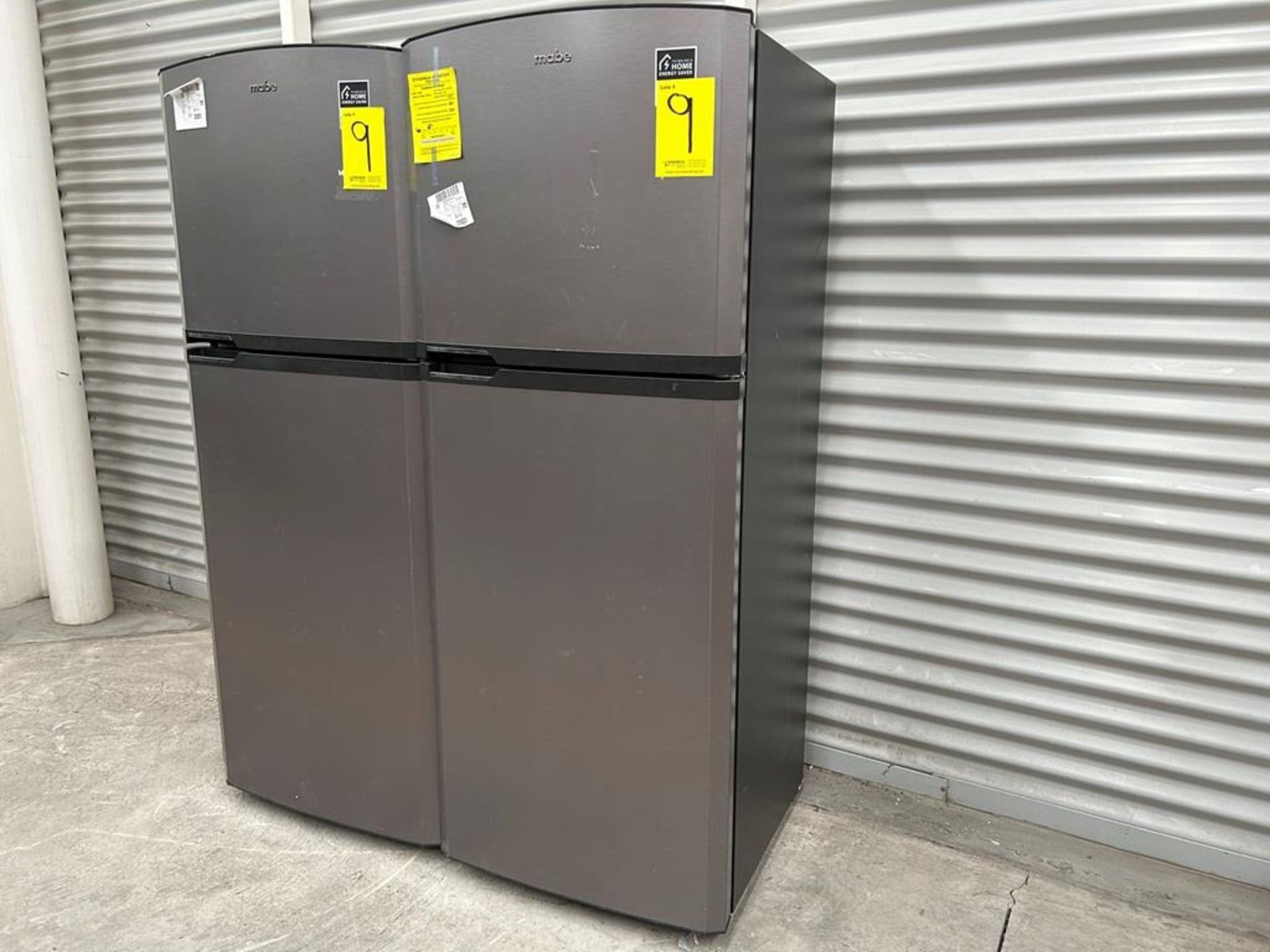 Lote de 2 refrigeradores contiene: 1 Refrigerador Marca MABE, Modelo RME360PVMRM0, Serie 01177, Col - Image 2 of 18