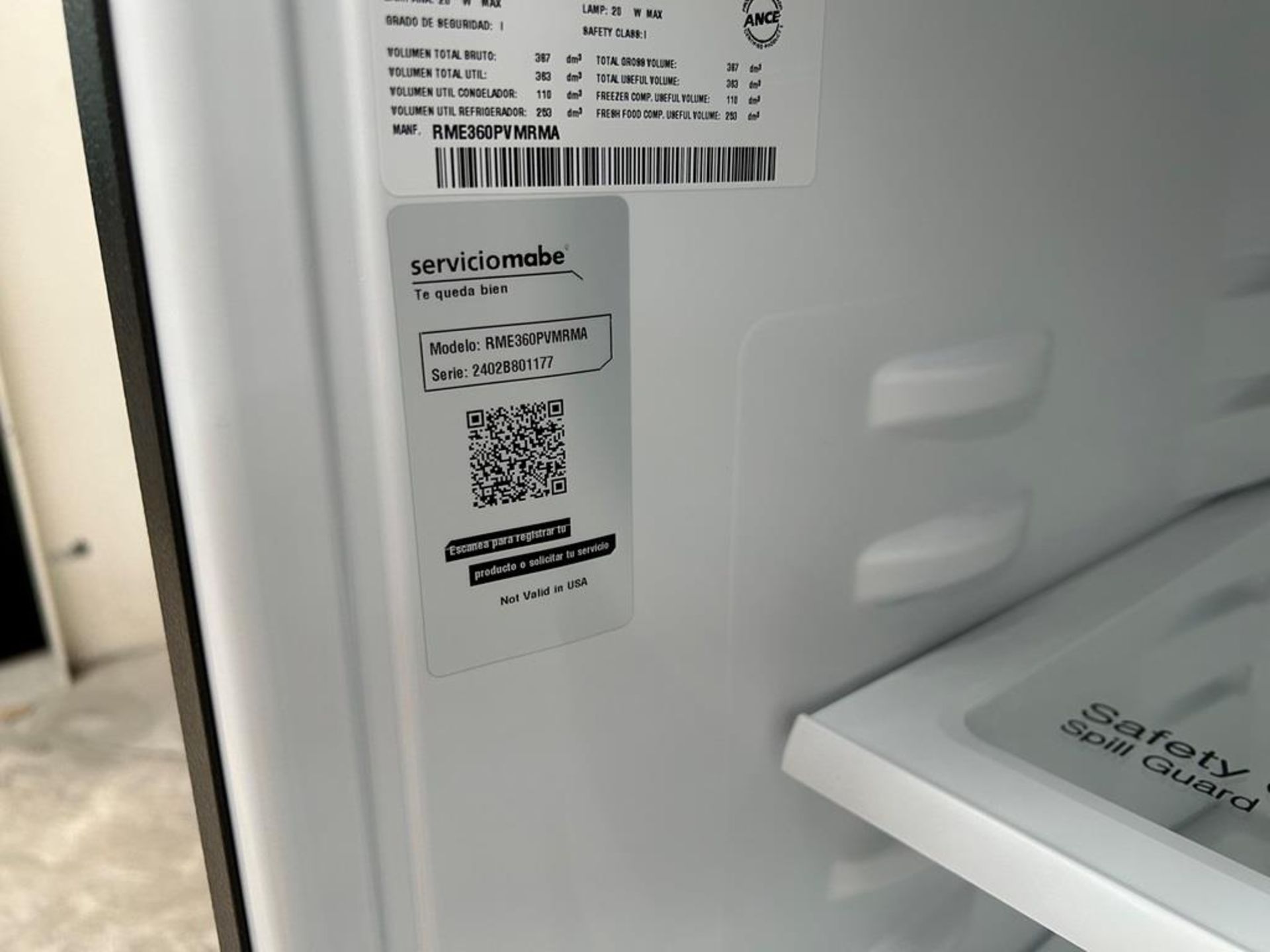 Lote de 2 refrigeradores contiene: 1 Refrigerador Marca MABE, Modelo RME360PVMRM0, Serie 01177, Col - Image 9 of 18