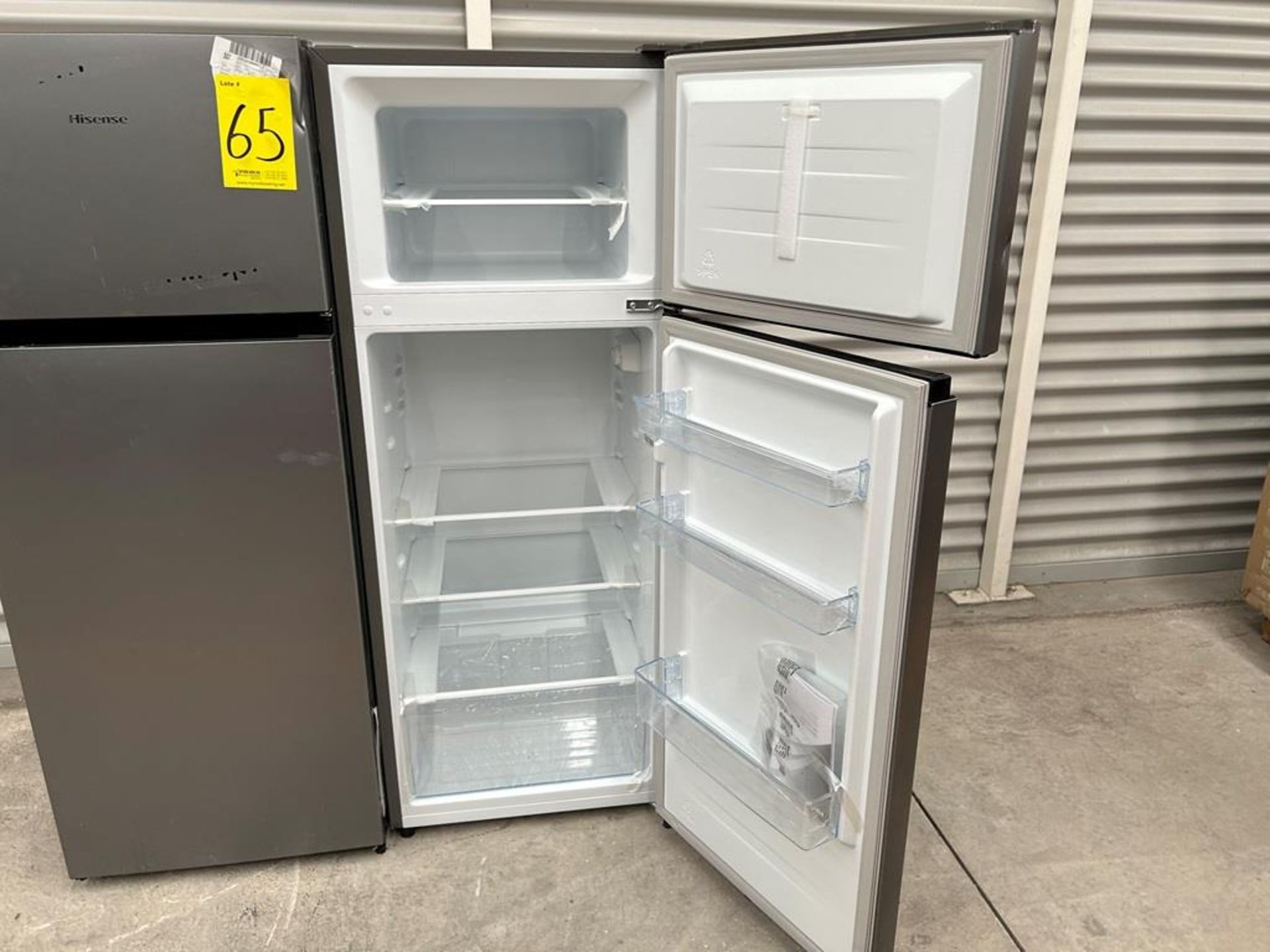 Lote de 2 refrigeradores contiene: 1 Refrigerador Marca HISENSE, Modelo RT80D6AGX, Color GRIS; 1 Re - Image 4 of 10