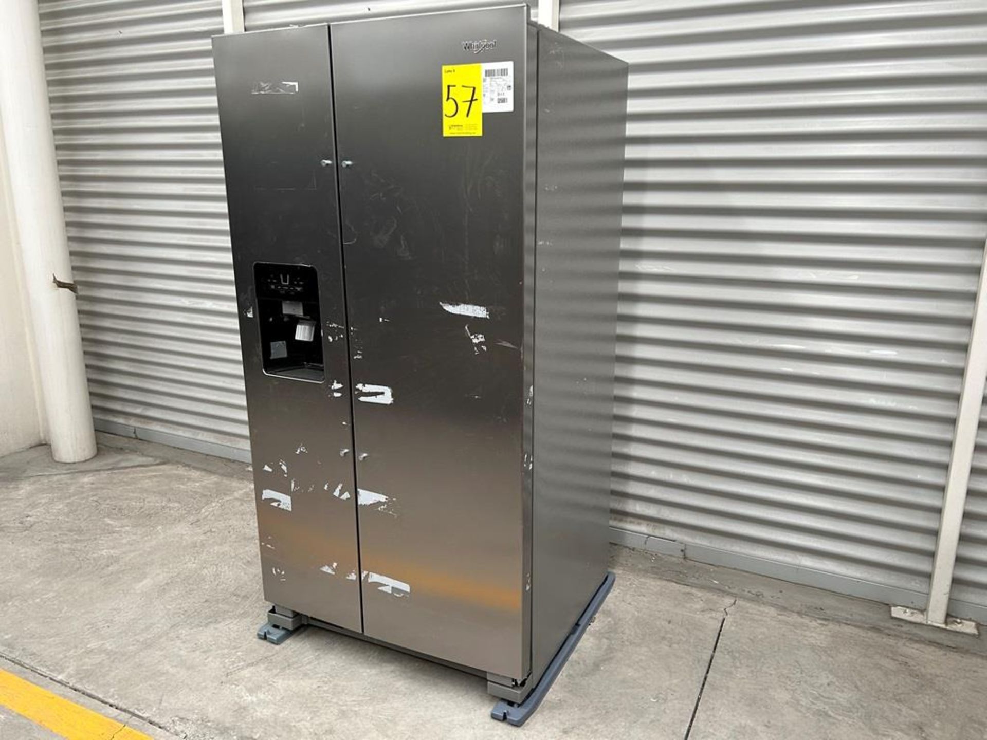 Refrigerador con dispensador de agua Marca WHIRPOOL, Modelo WD5720Z, Serie 25184, Color GRIS (Equip - Image 3 of 11