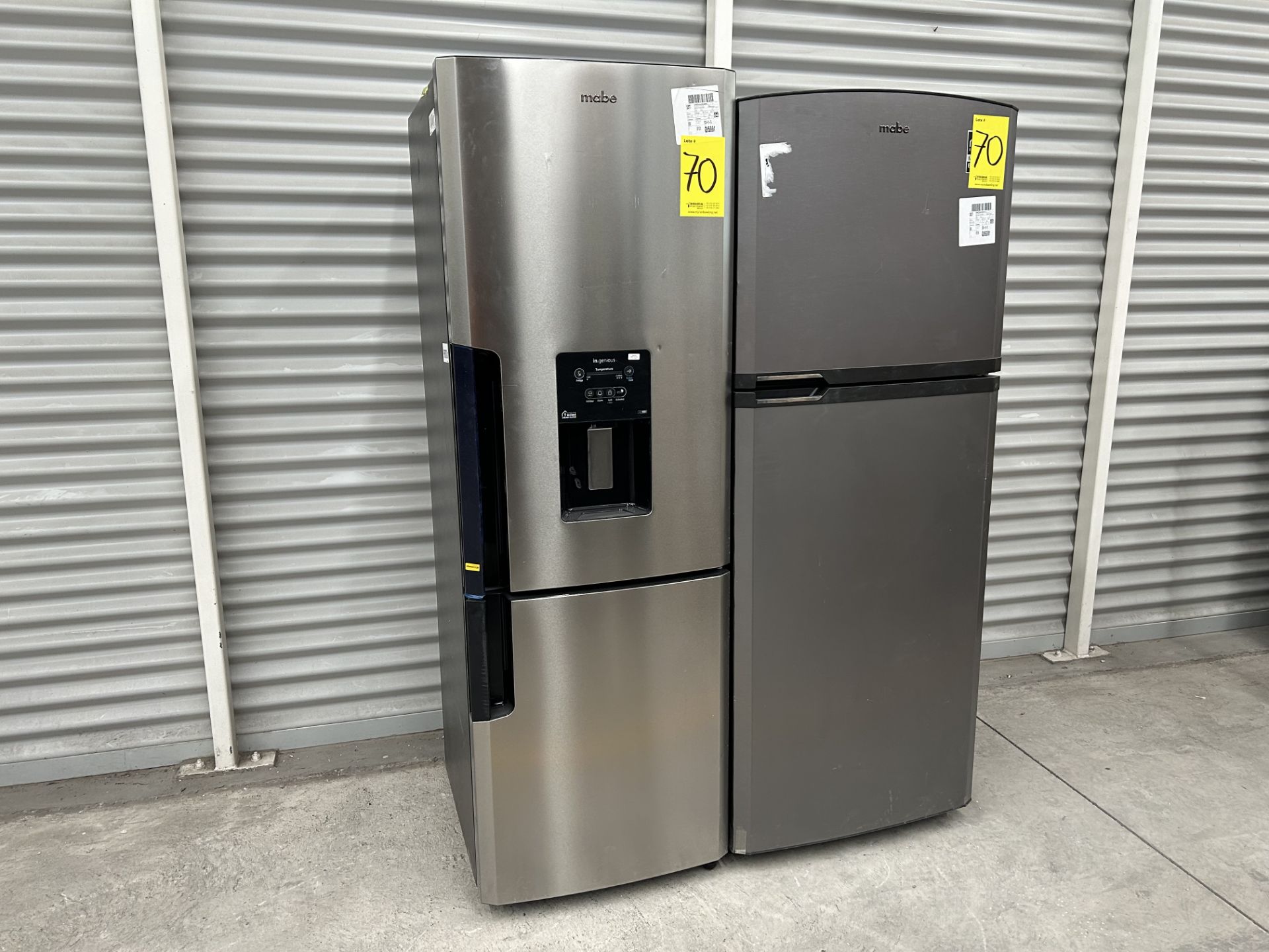 Lote de 2 refrigeradores contiene: 1 Refrigerador con dispensador de agua Marca MABE, Modelo RMB300 - Image 2 of 11
