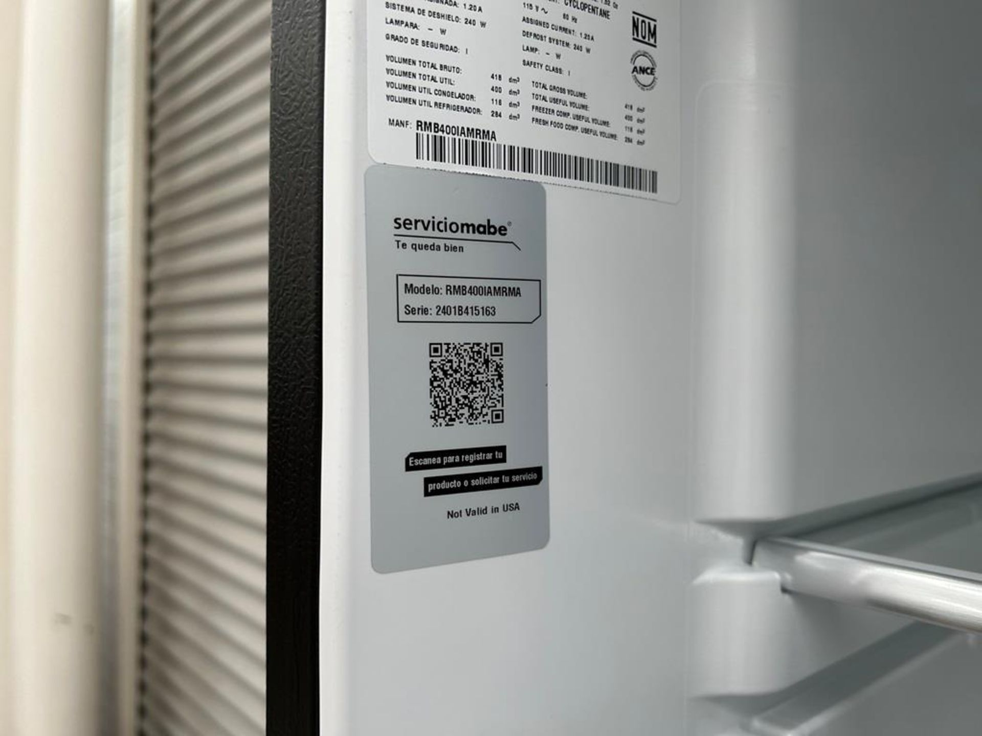 Refrigerador con dispensador de agua Marca MABE, Modelo RMB400IAMRM, Serie 15163, Color GRIS (Equip - Image 8 of 10