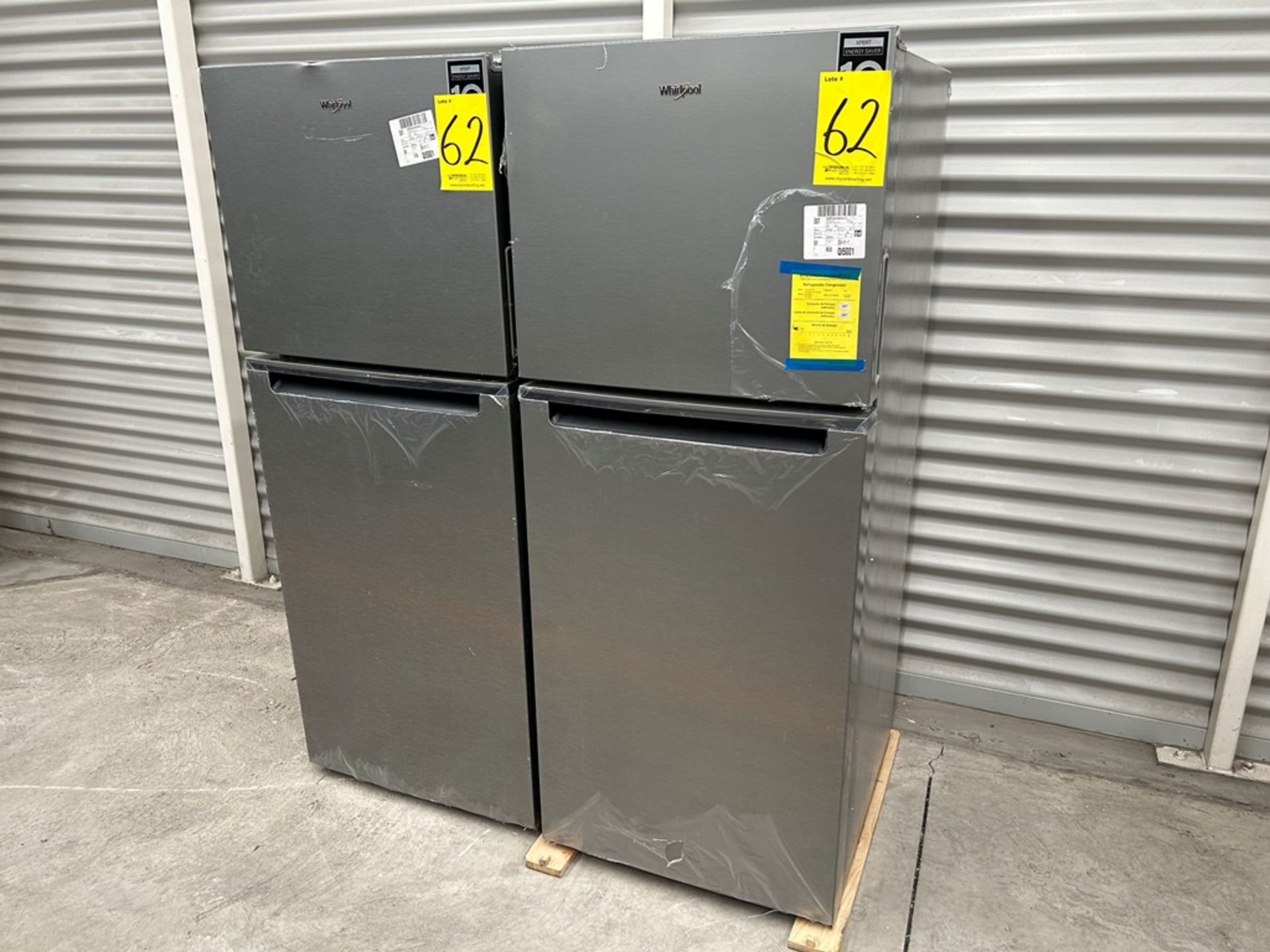 Lote de 2 refrigeradores contiene: 1 Refrigerador Marca WHIRPOOL, Modelo WT1230K, Serie 91306, Colo - Image 2 of 17