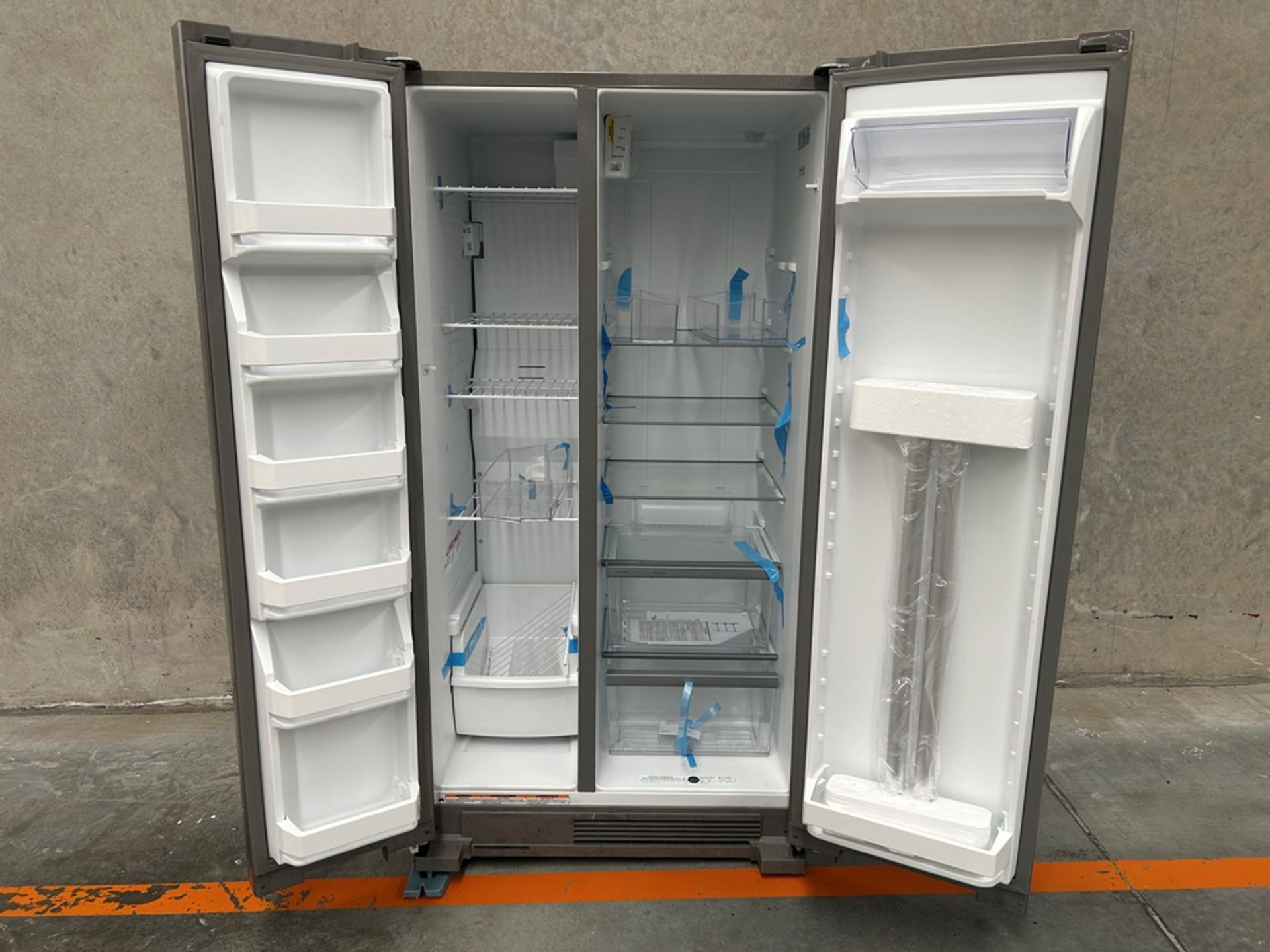 Refrigerador Marca WHIRLPOOL, Modelo WD5600S, Serie 813311, Color GRIS (Equipo de Devolución) - Image 4 of 9