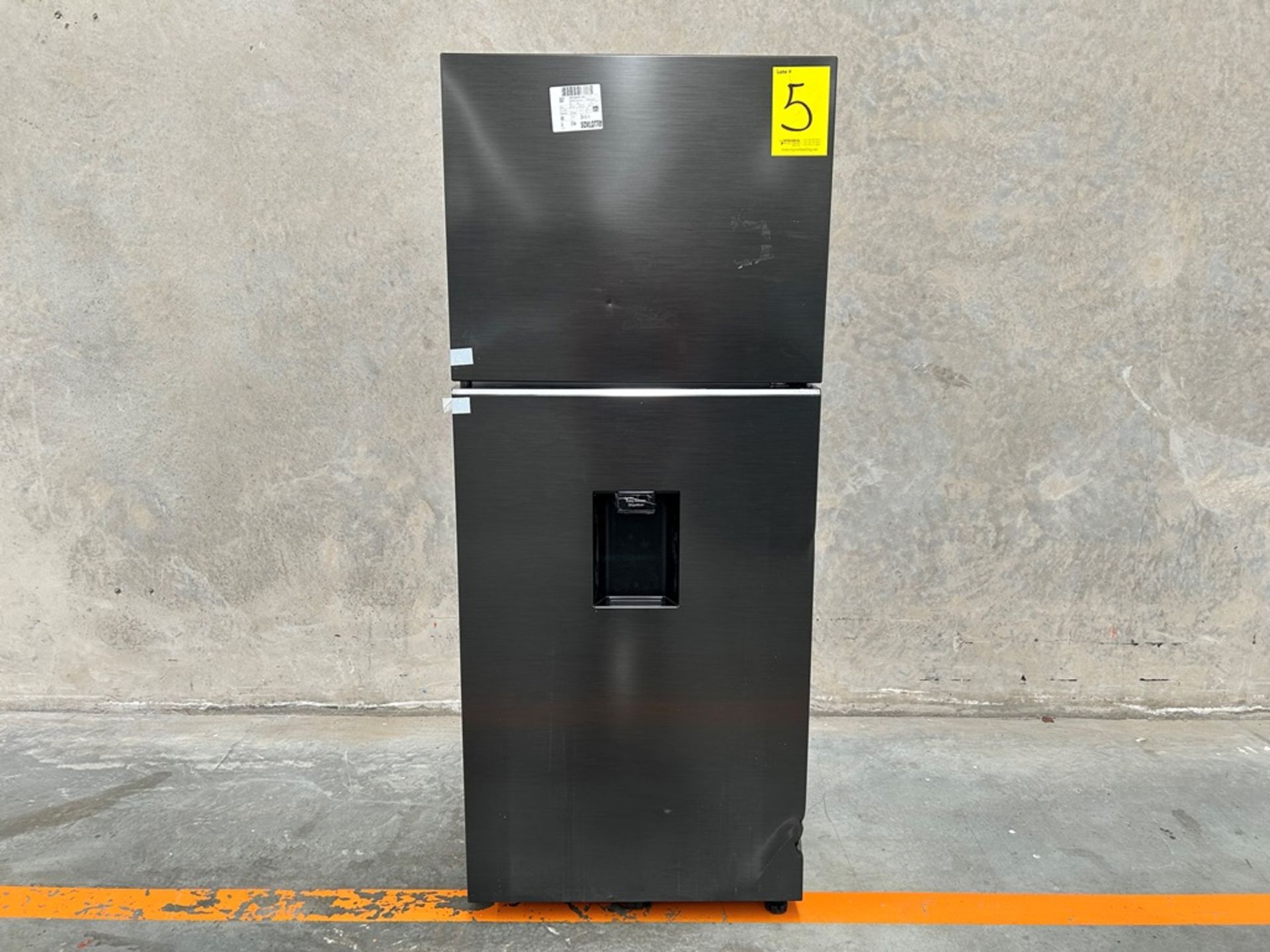 Refrigerador con dispensador de agua Marca SAMSUNG, Modelo RT38DG6774B1, Serie 00408M, Color NEGRO