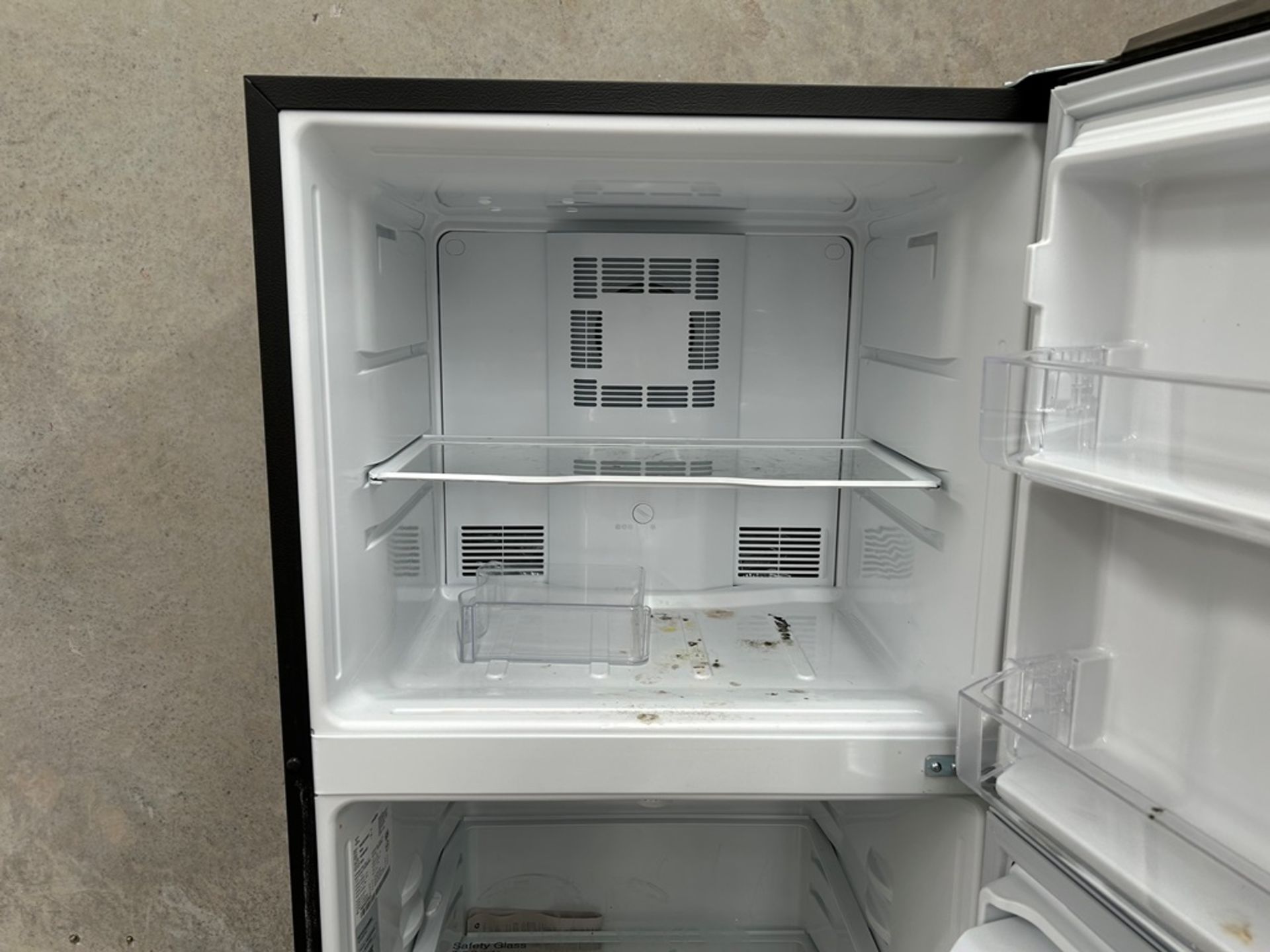 Lote de 2 refrigeradores contiene: 1 Refrigerador con dispensador de agua Marca MABE, Modelo RME360 - Image 5 of 18