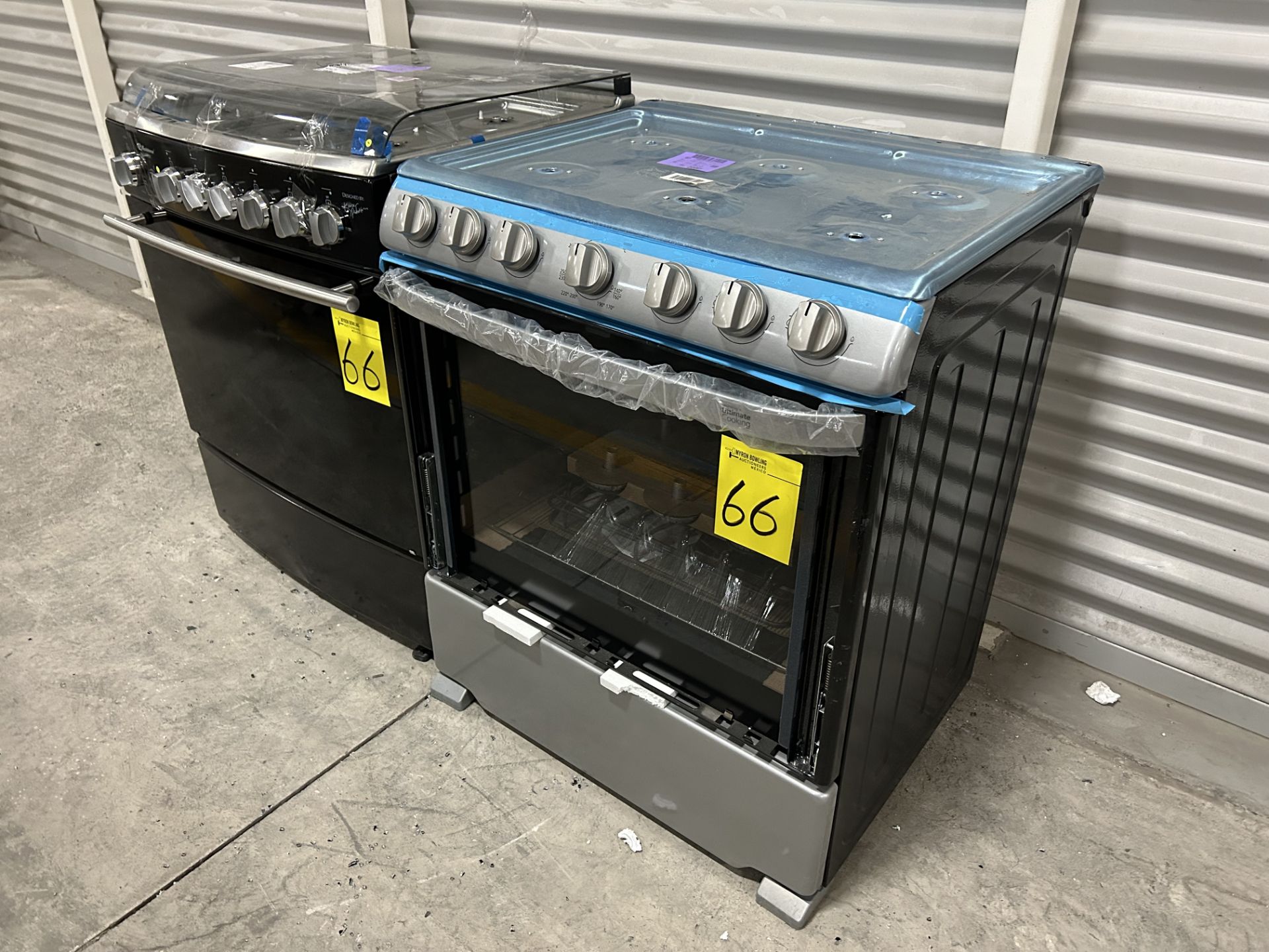 Lote de 2 estufas contiene: 1 estufa de 6 quemadores Marca MABE, Modelo ...