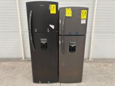 Lote de 2 refrigeradores, contiene: 1 refrigerador con dispensador de agua Marca MABE, Modelo RMA30