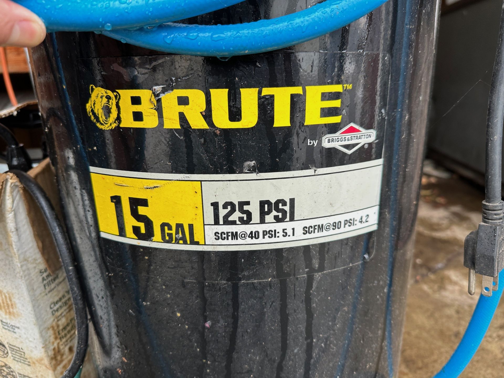 Brute 15 Gallon 125 PSI Portable Air Compressor (Garage)