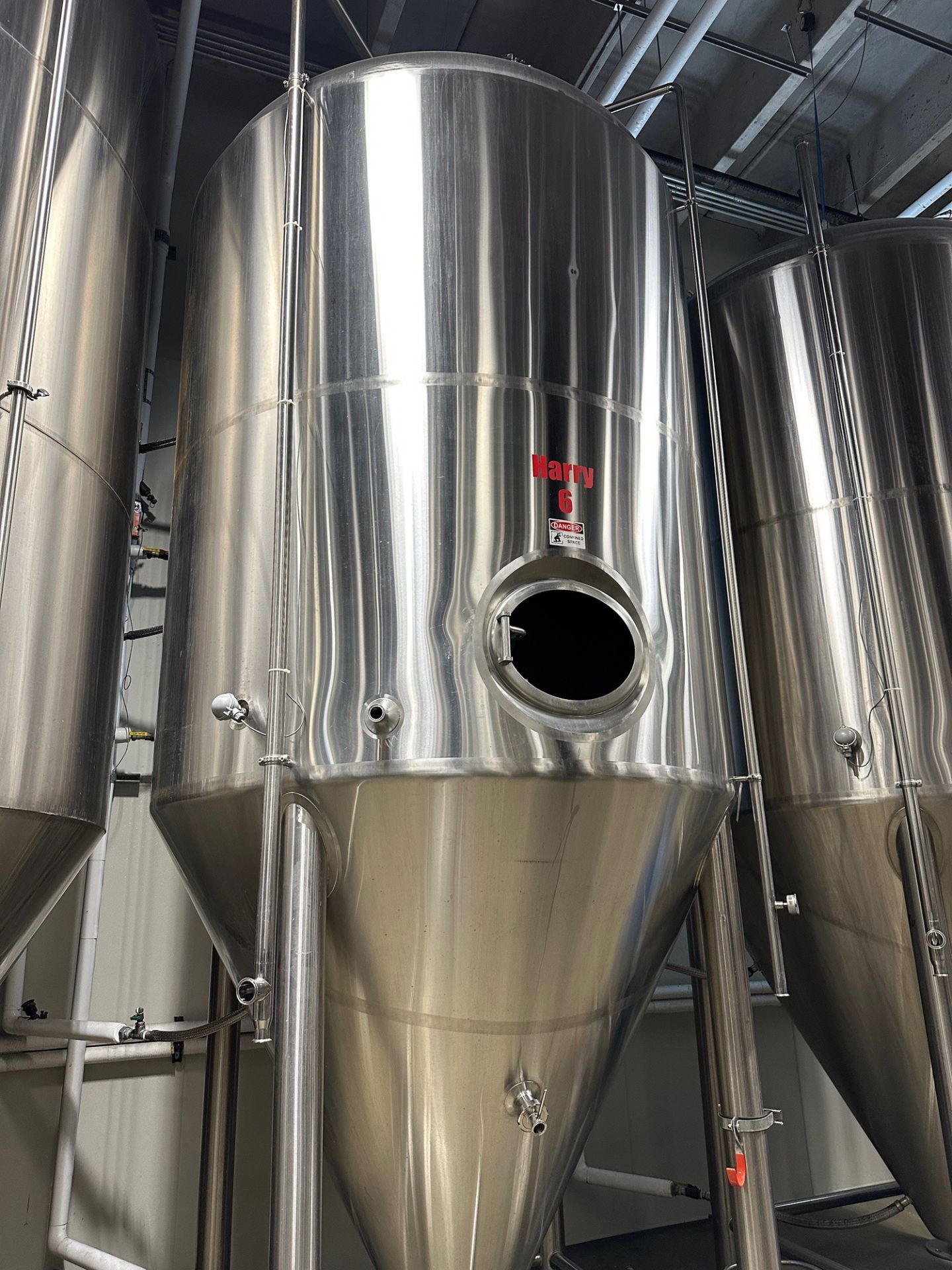 Premier Stainless 80 BBL Stainless Steel Fermentation Tank - Cone Bottom, Glycol Ja | Rig Fee $1850