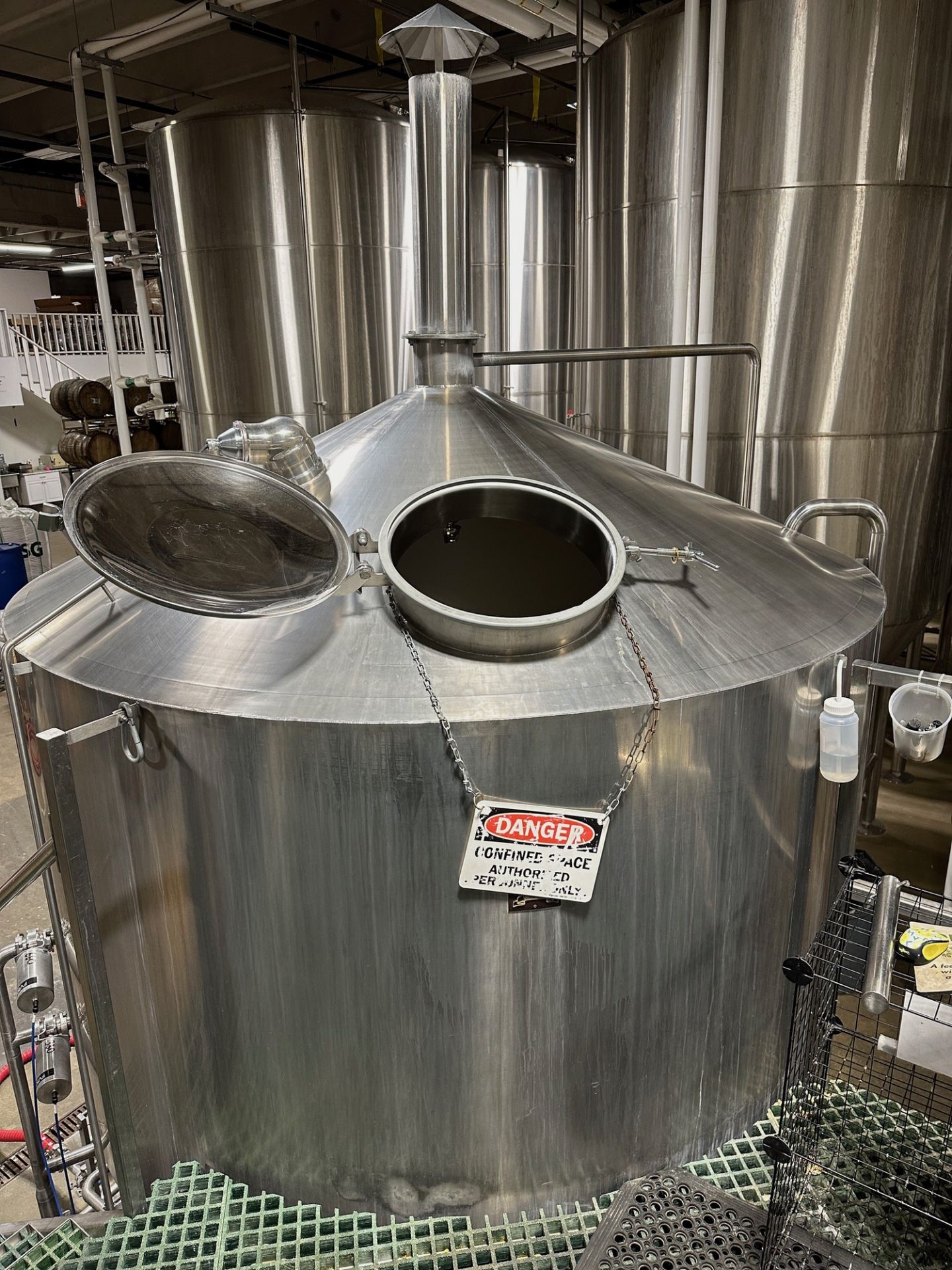 Newlands 4-Vessel 40 BBL Stainless Steel Brewhouse - Mash Mixer (Approx. 7' Diamete | Rig Fee $8500 - Image 15 of 35