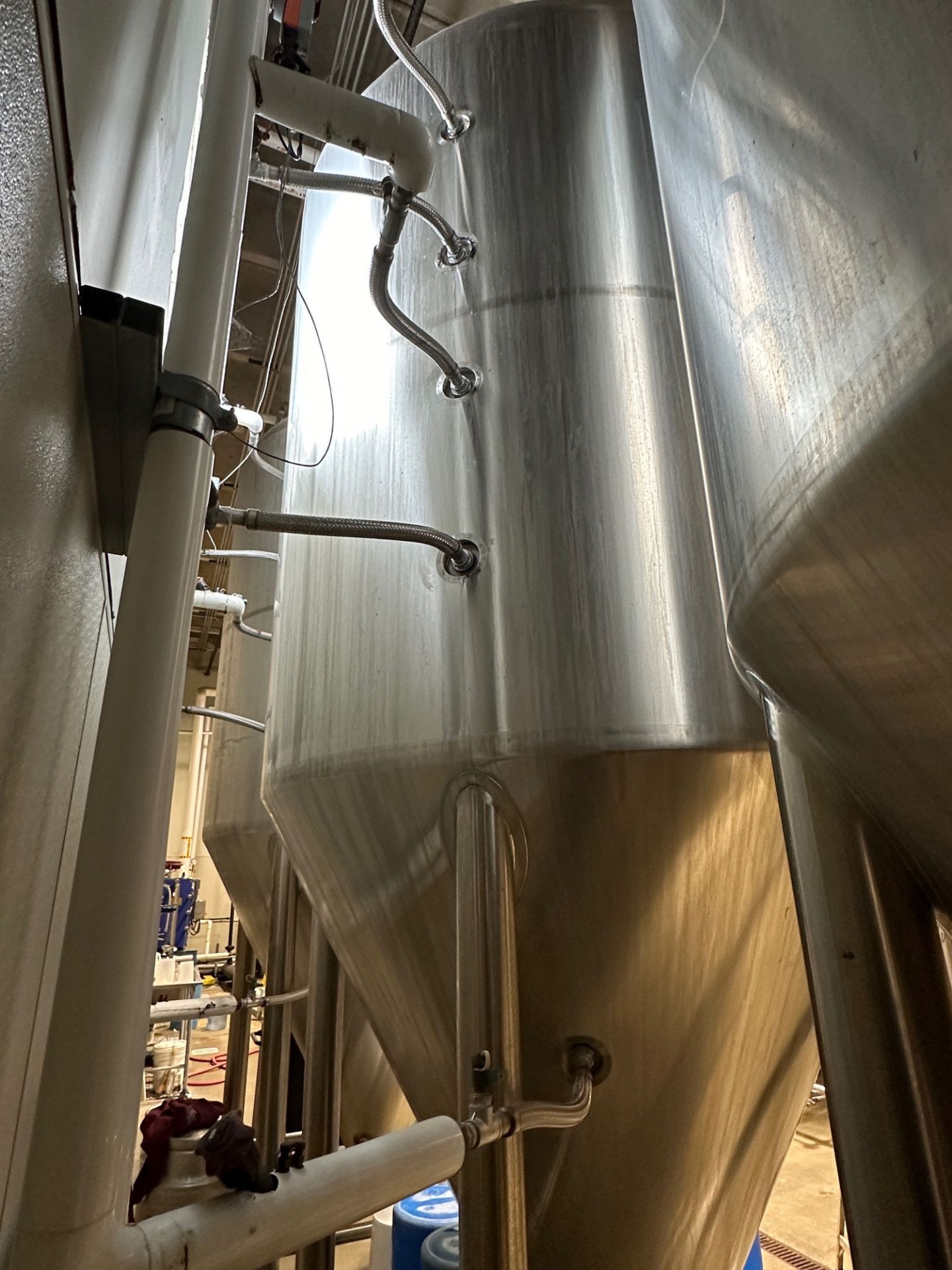 Premier Stainless 80 BBL Stainless Steel Fermentation Tank - Cone Bottom, Glycol Ja | Rig Fee $1850 - Image 2 of 4