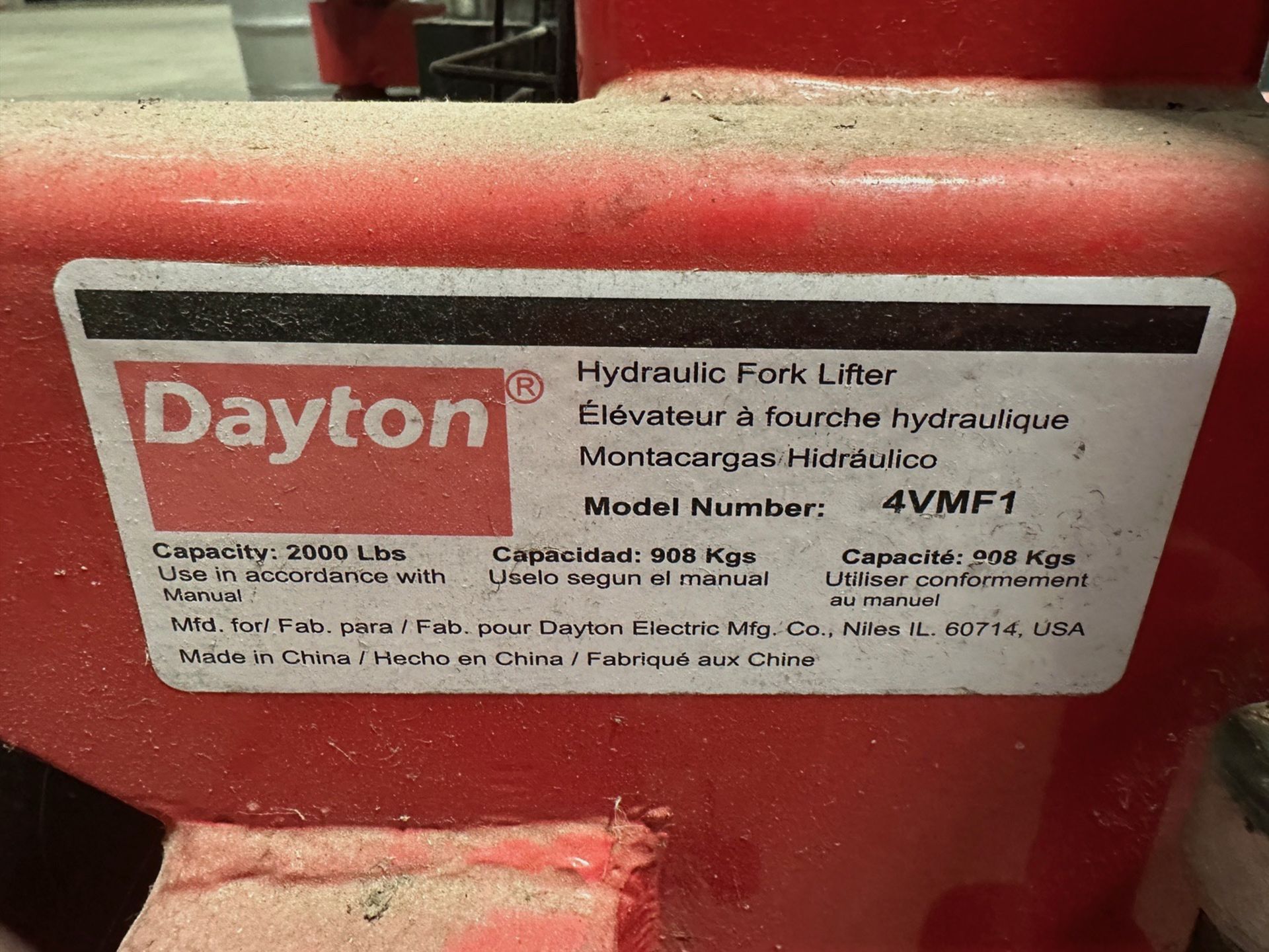 Dayton Manual Lift with 2000 LB Capacity - Model 4VMF1 | Rig Fee $25 - Image 4 of 4