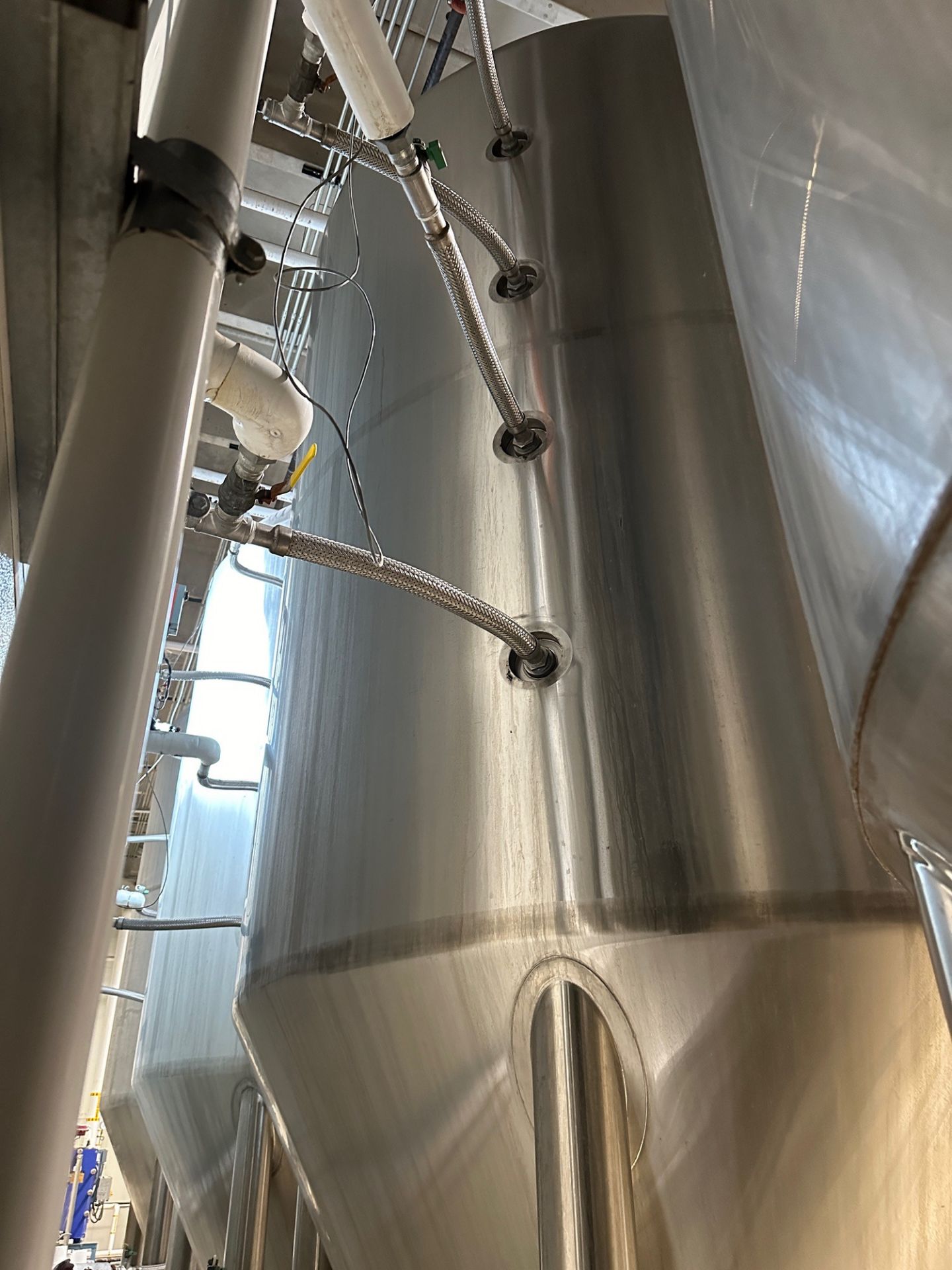 Premier Stainless 80 BBL Stainless Steel Fermentation Tank - Cone Bottom, Glycol Ja | Rig Fee $1850 - Image 2 of 4