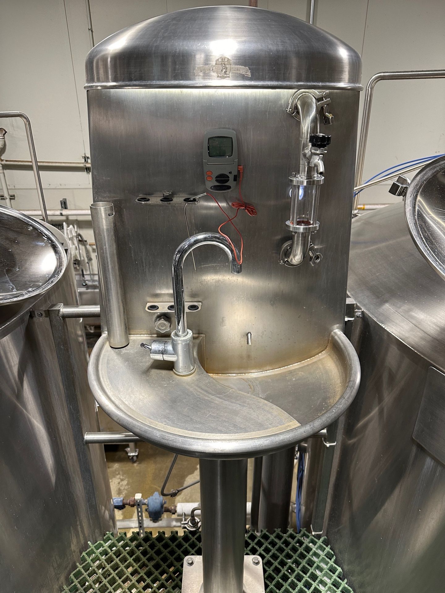 Newlands 4-Vessel 40 BBL Stainless Steel Brewhouse - Mash Mixer (Approx. 7' Diamete | Rig Fee $8500 - Image 10 of 35