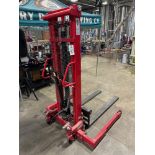 Dayton Manual Lift with 2000 LB Capacity - Model 4VMF1 | Rig Fee $25