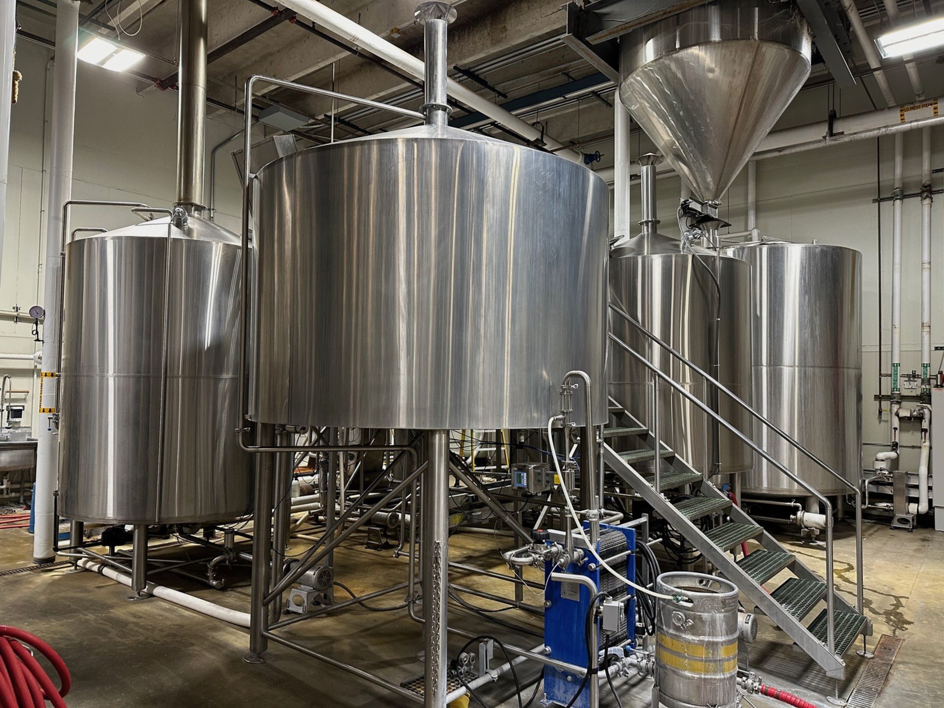 Newlands 4-Vessel 40 BBL Stainless Steel Brewhouse - Mash Mixer (Approx. 7' Diamete | Rig Fee $8500 - Image 2 of 35