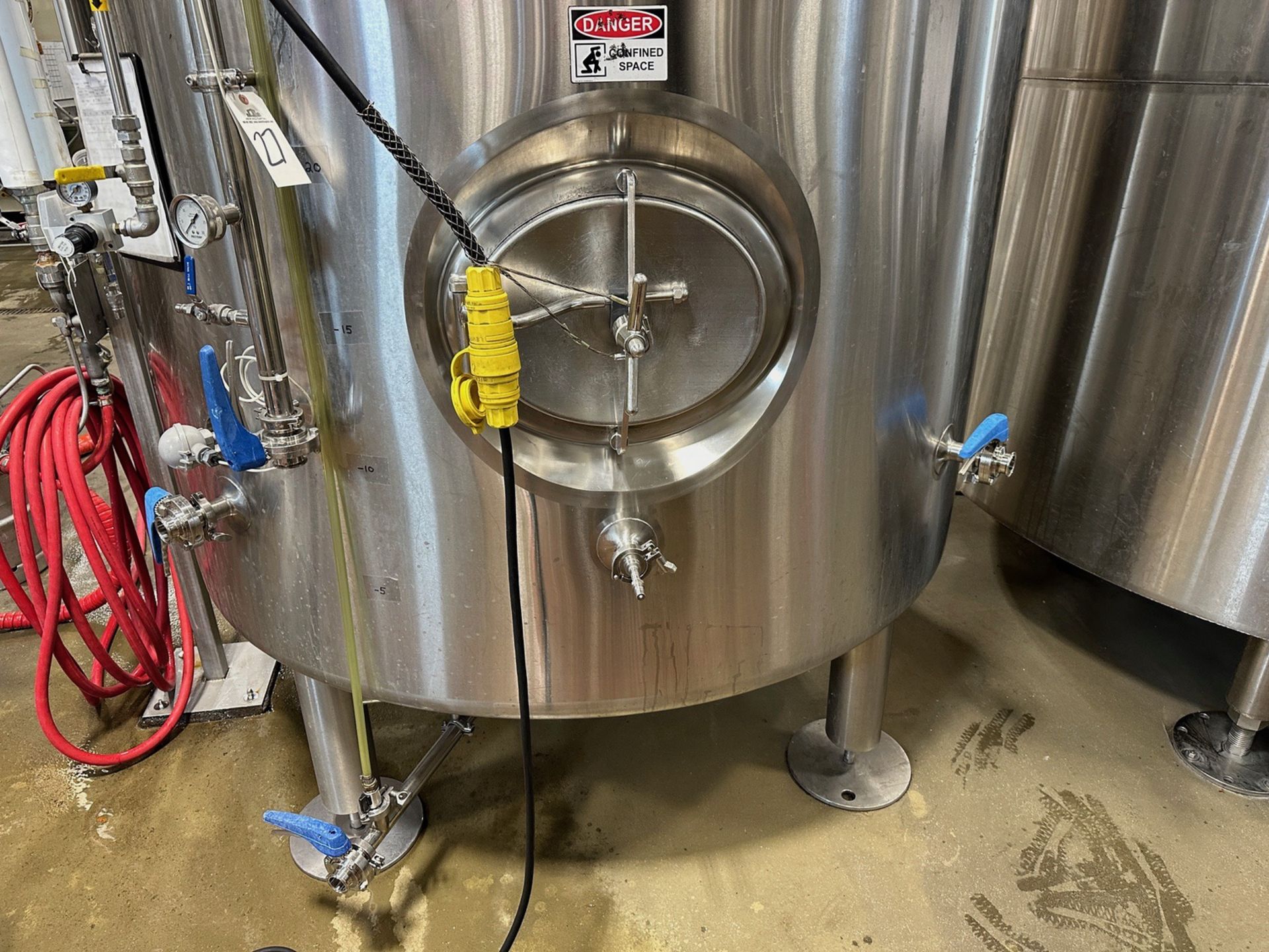 Premier Stainless 80 BBL Stainless Steel Brite Tank - Dish Bottom, Glycol Jacketed, | Rig Fee $1850 - Image 4 of 5