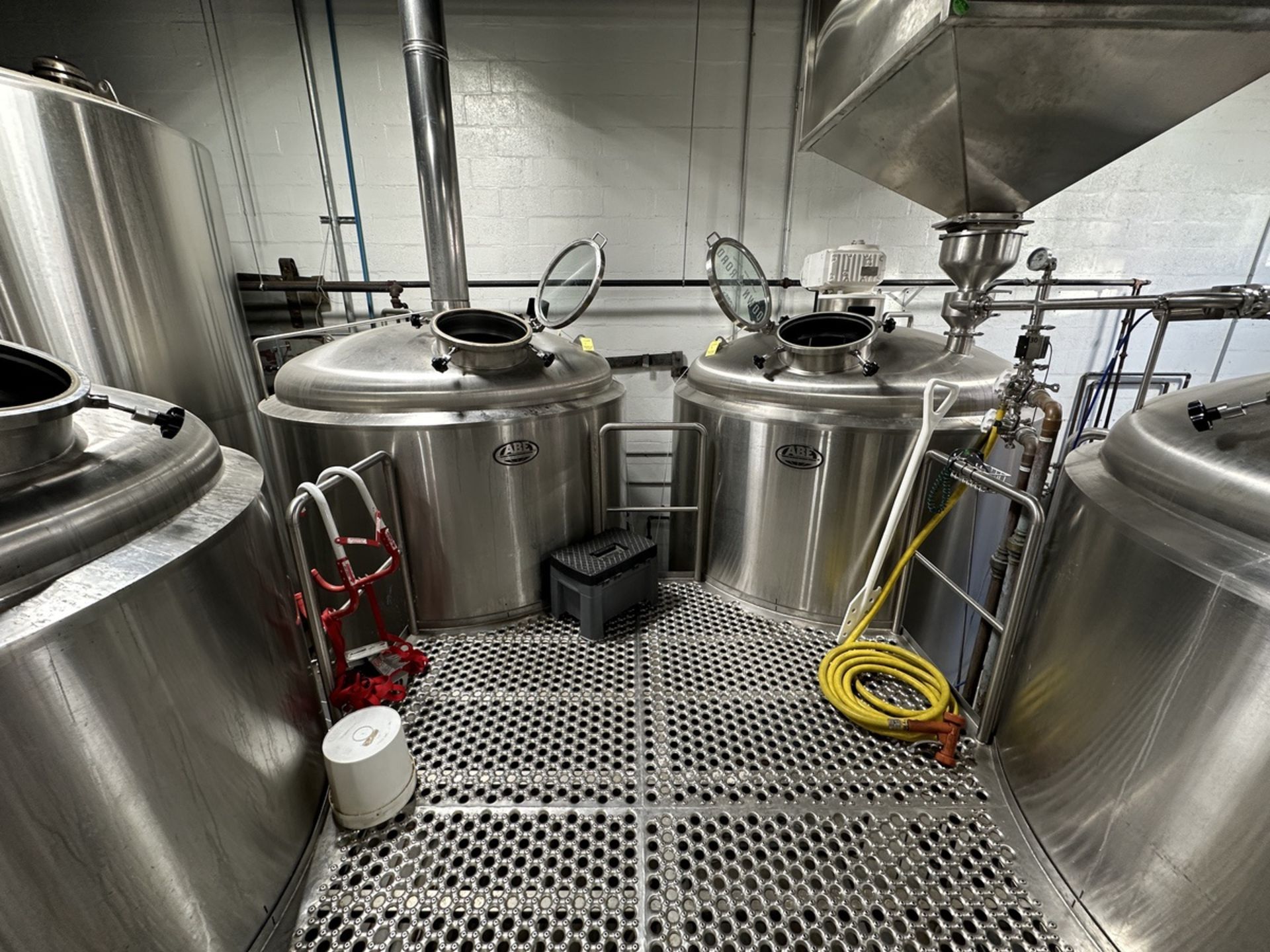 2016 ABE 30 BBL 4-Vessel Brewhouse - Brew Kettle, Mash Tun, Lauter Tun &amp; Whirlp | Rig Fee $12500 - Image 2 of 11