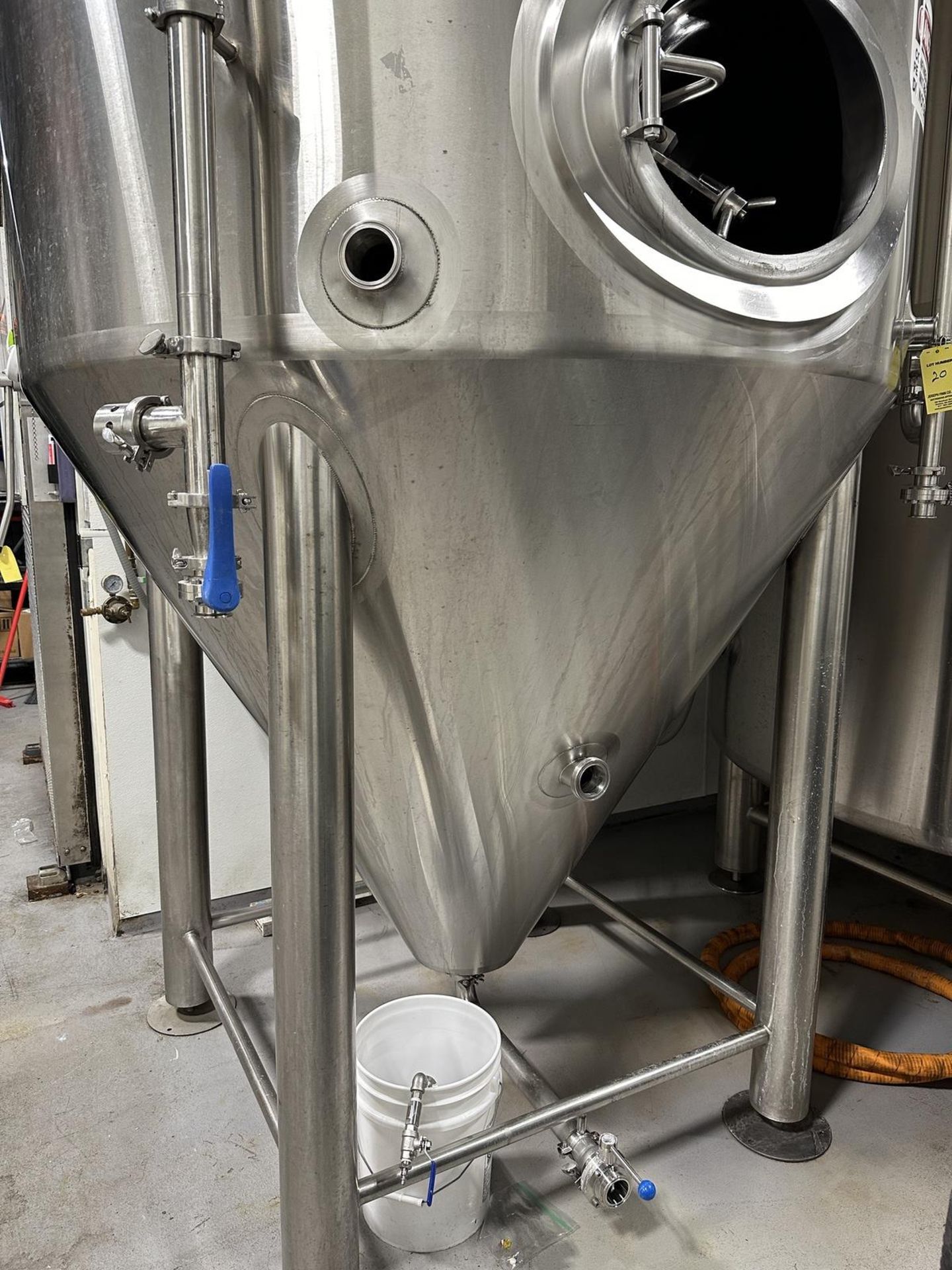 Pacific Brewery 30 BBL Unitank (BT 3) - Image 2 of 3