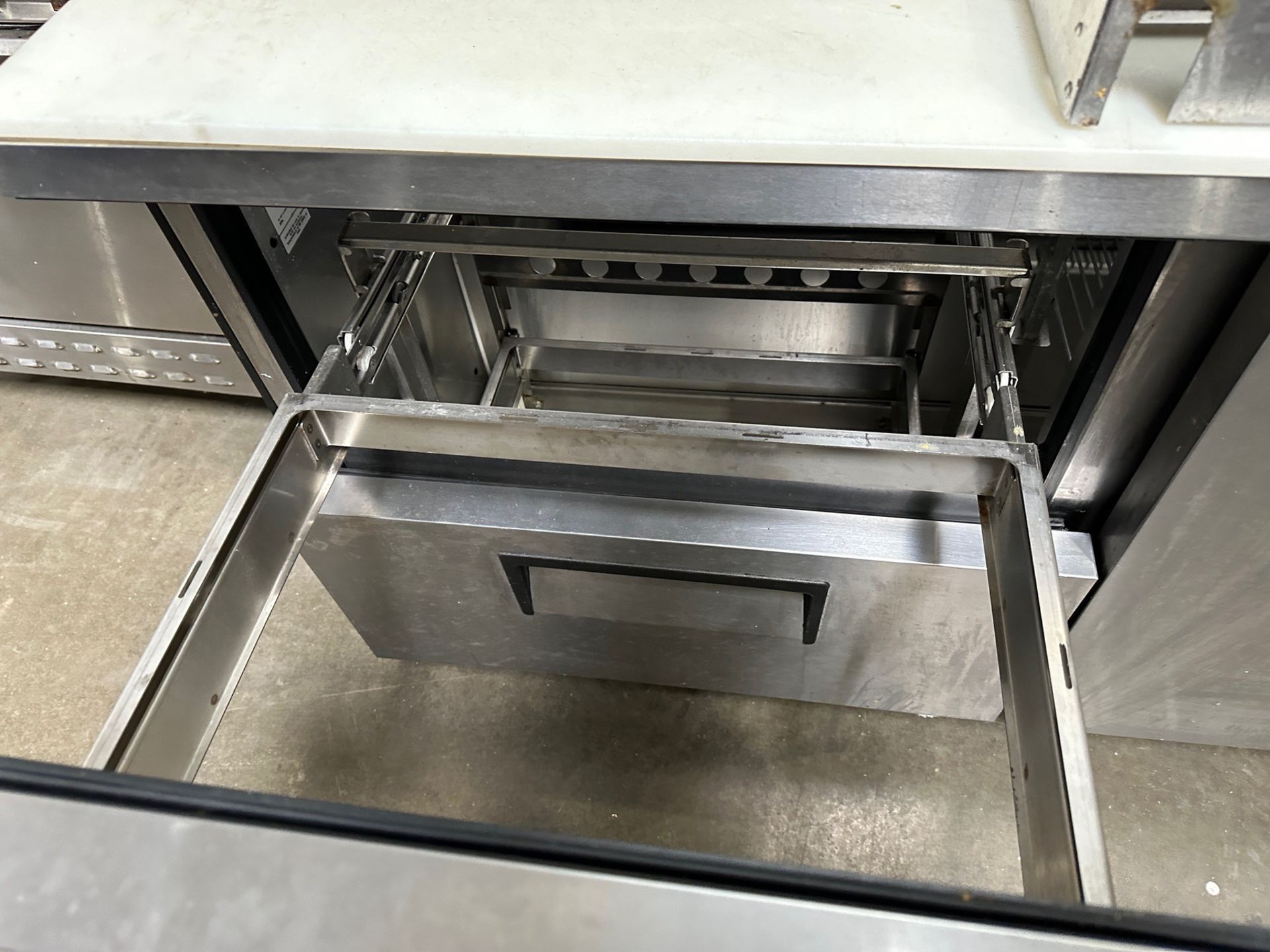 True Refrigeration Stainless Steel Refrigerated Prep Station | Rig Fee $100 - Image 3 of 6