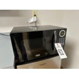 Sunbeam 900 Watt Microwave | Rig Fee $10