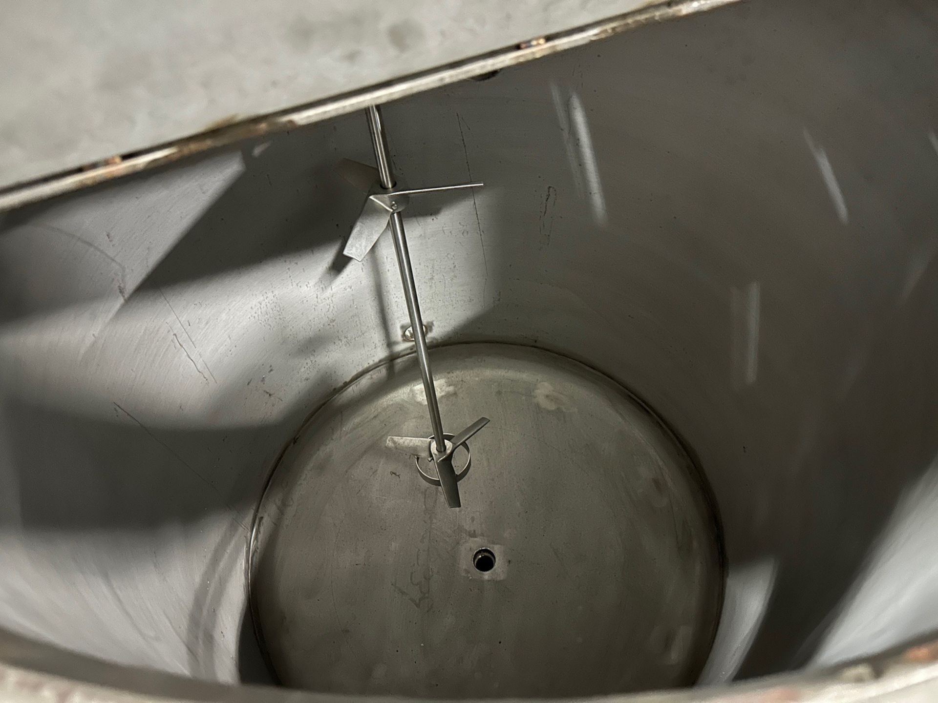 150 Gallon Stainless Steel Mixing Tank with SPX Lightnin Model X5P25 Mixer | Rig Fee $250 - Image 2 of 6