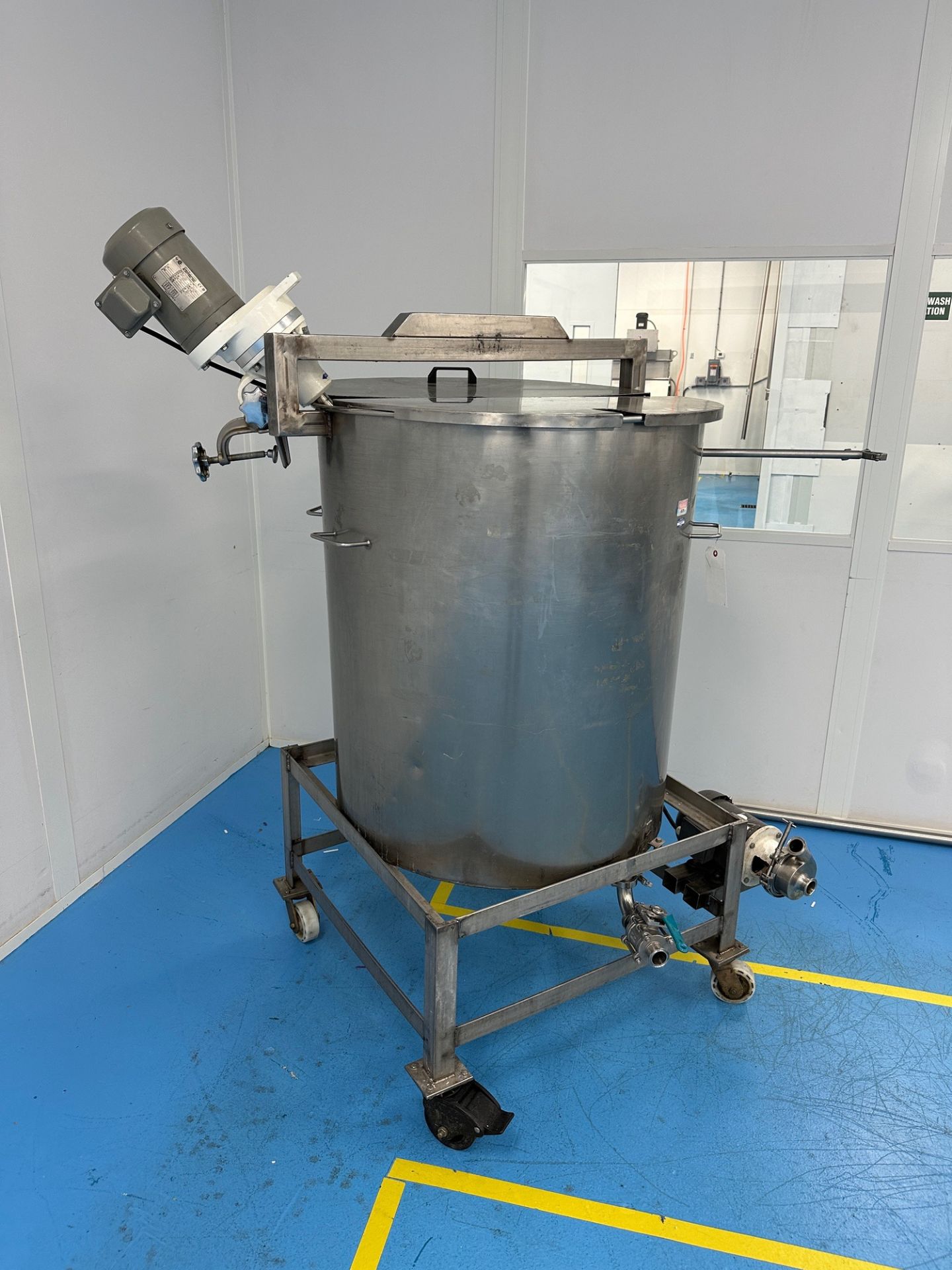 160 Gallon Stainless Steel Mix Tank, with Top Mounted Agitator, Appro | Rig Fee: 200 See Desc