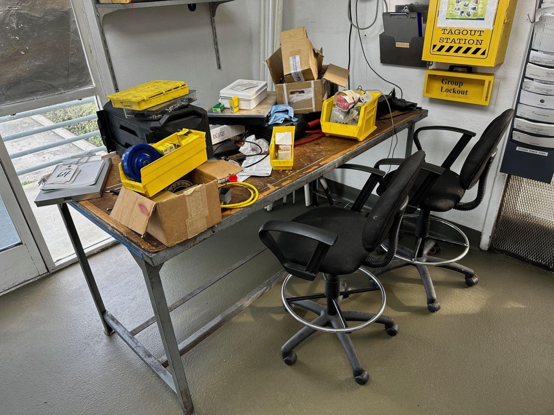 Lot of Contents of Maintenance Office | Rig Fee $750 - Image 2 of 4