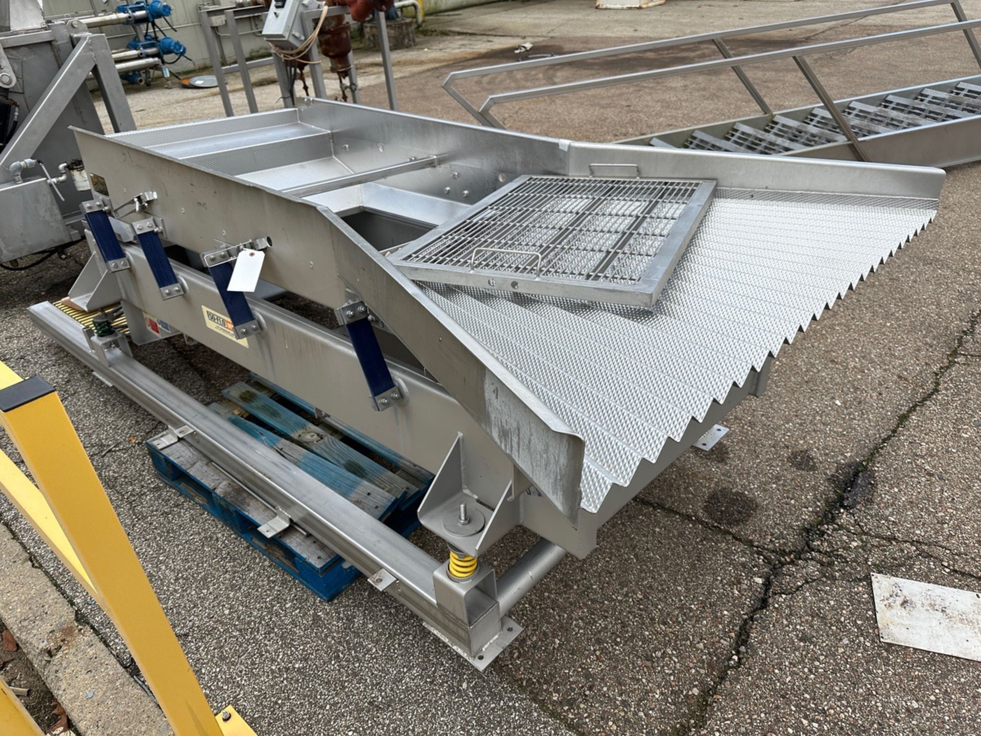 Key Iso-Flo Model 434795-1 Vibratory Conveyor with Fanned Exit (Approx. | Rig Fee $300