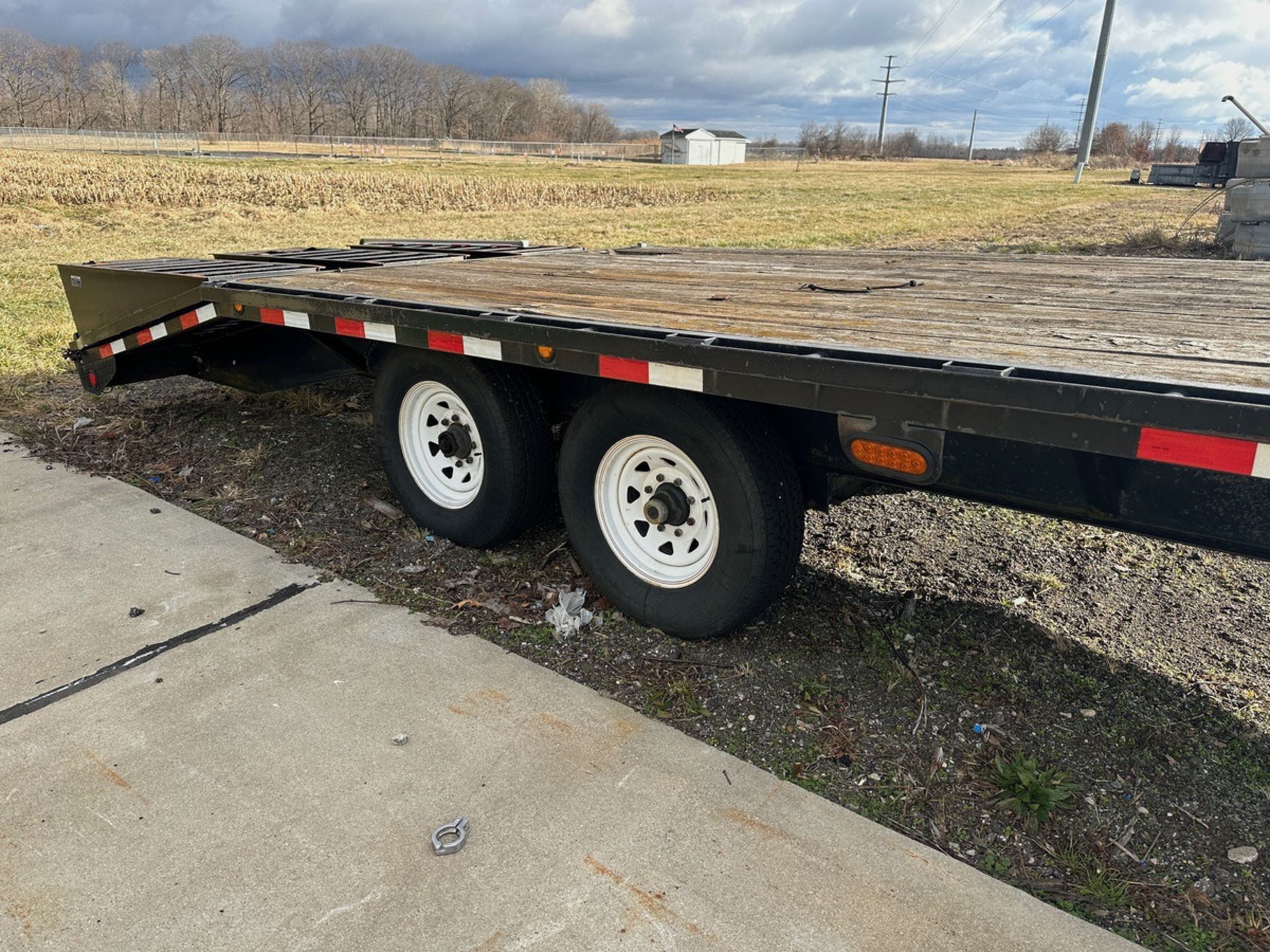 Load Max Gooseneck Trailer (Approx. 8' x 20'), Lights Need Wiring Repair | Rig Fee $100 - Image 3 of 4