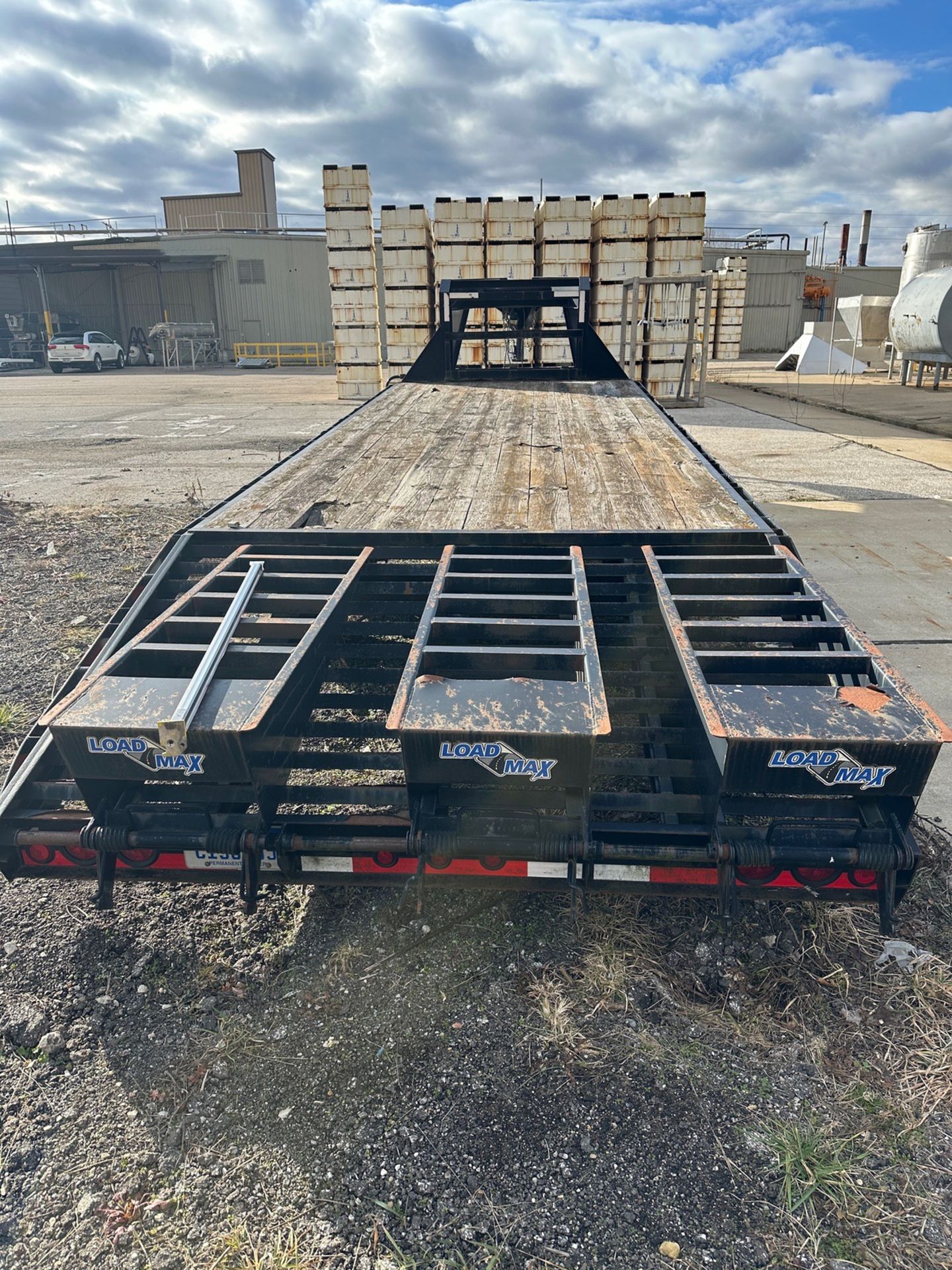 Load Max Gooseneck Trailer (Approx. 8' x 20'), Lights Need Wiring Repair | Rig Fee $100 - Image 2 of 4