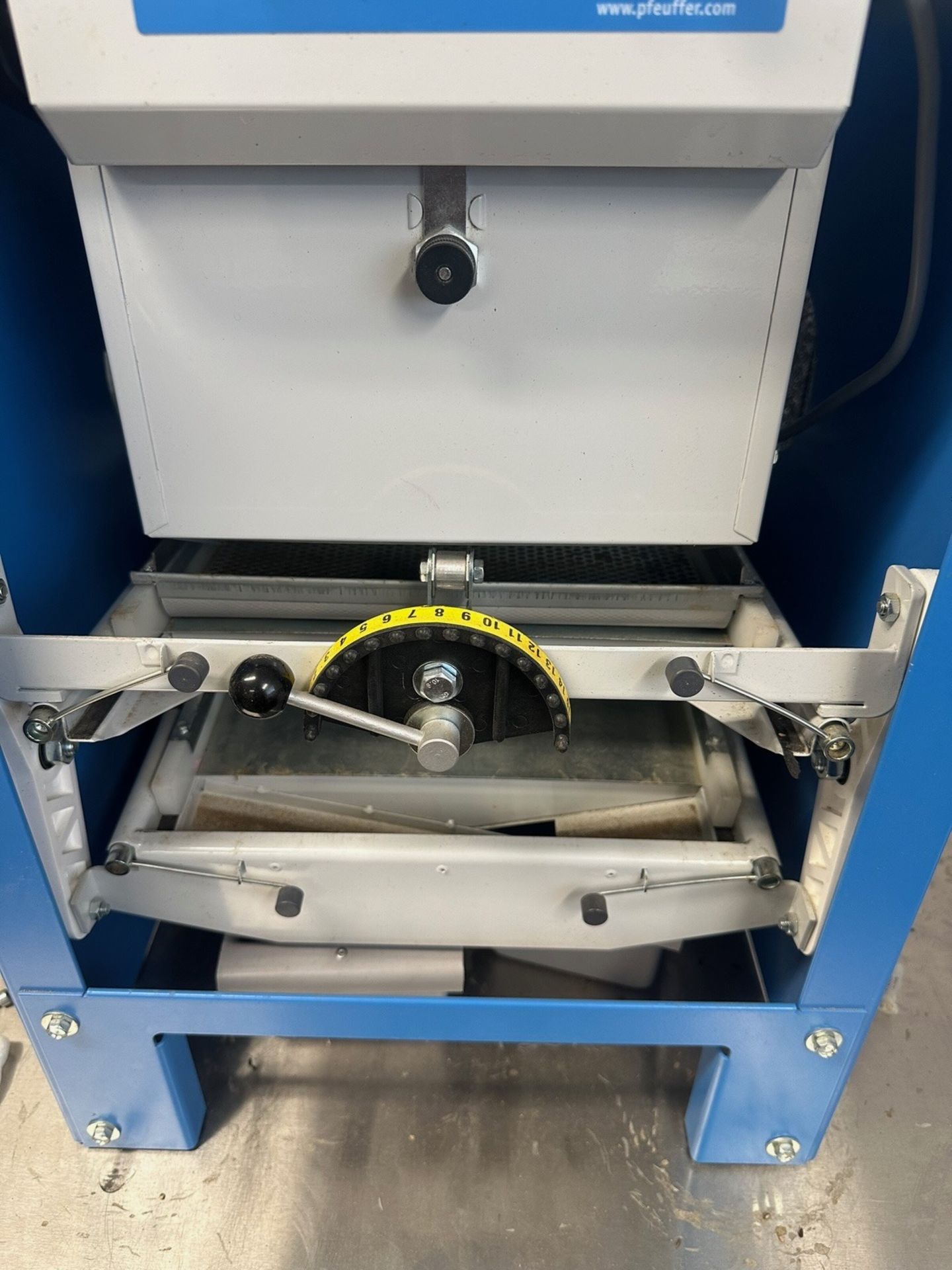 Pfeuffer, Seed Sample Cleaner, S/N 17205096 | Rig Fee $75 - Image 3 of 6