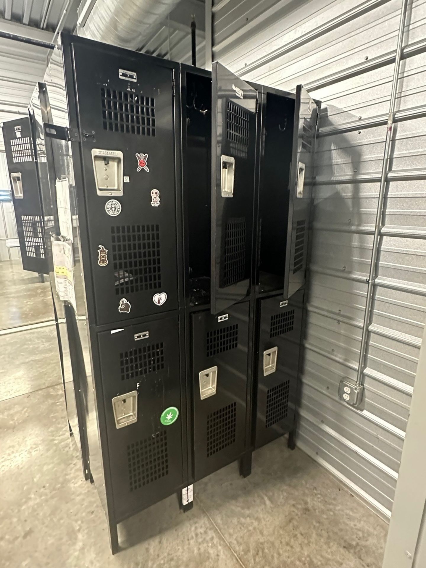 Double Bank Lockers | Rig Fee $200 - Image 4 of 5