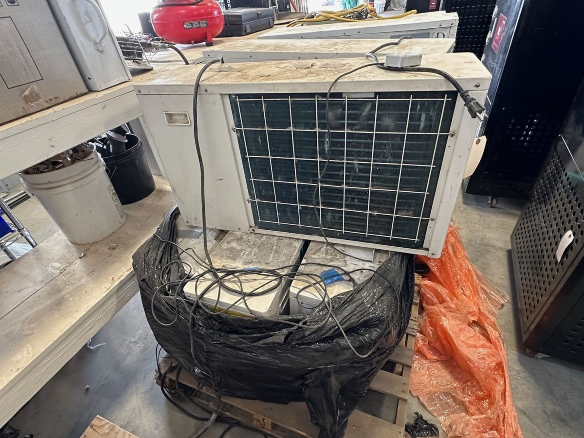 Pallet Of Eco Plus 1 1/2hp water Chillers | Rig Fee $50 - Bild 2 aus 4