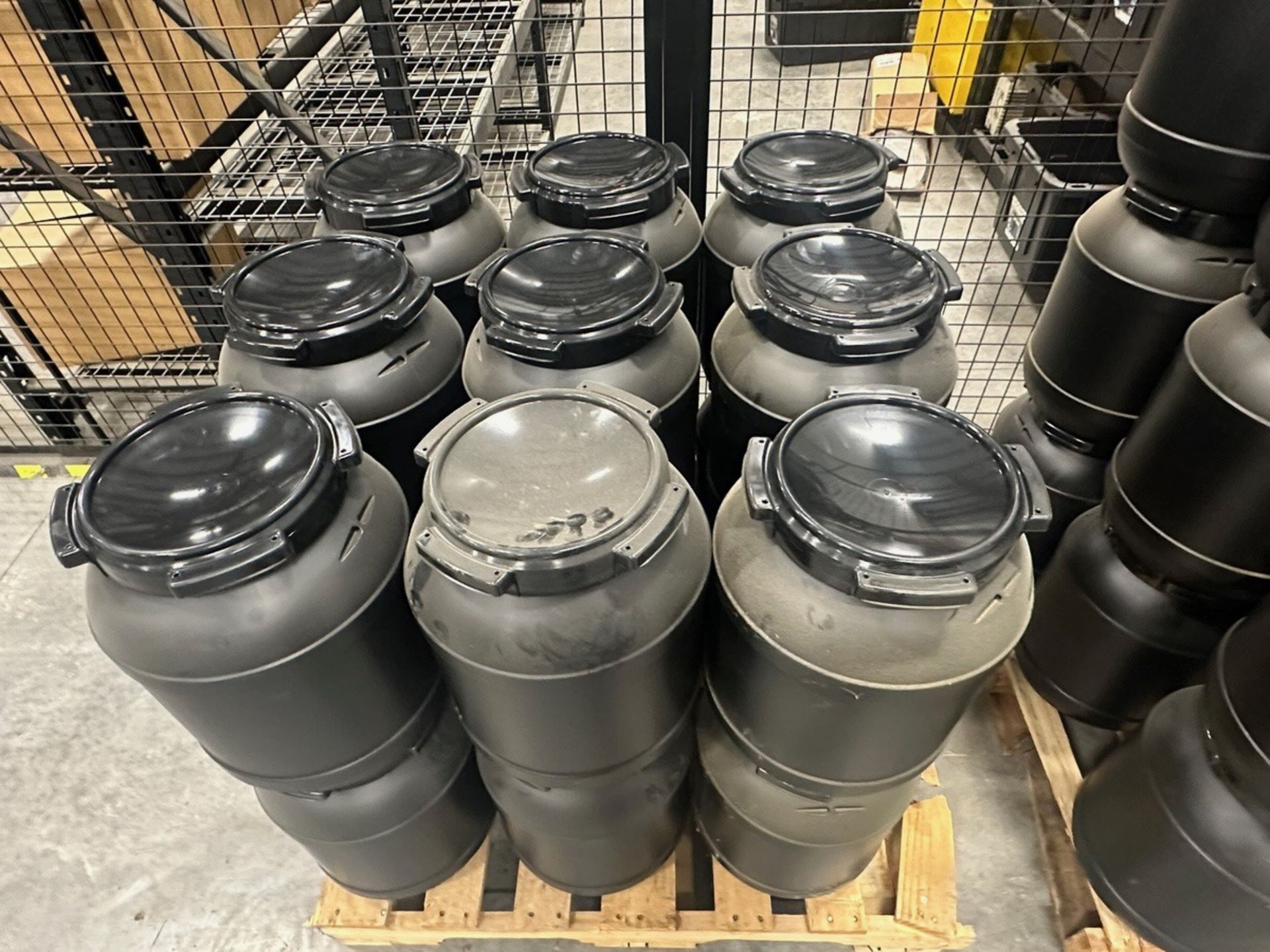 Food Grade, Sealing Bins | Rig Fee $125 - Image 6 of 15