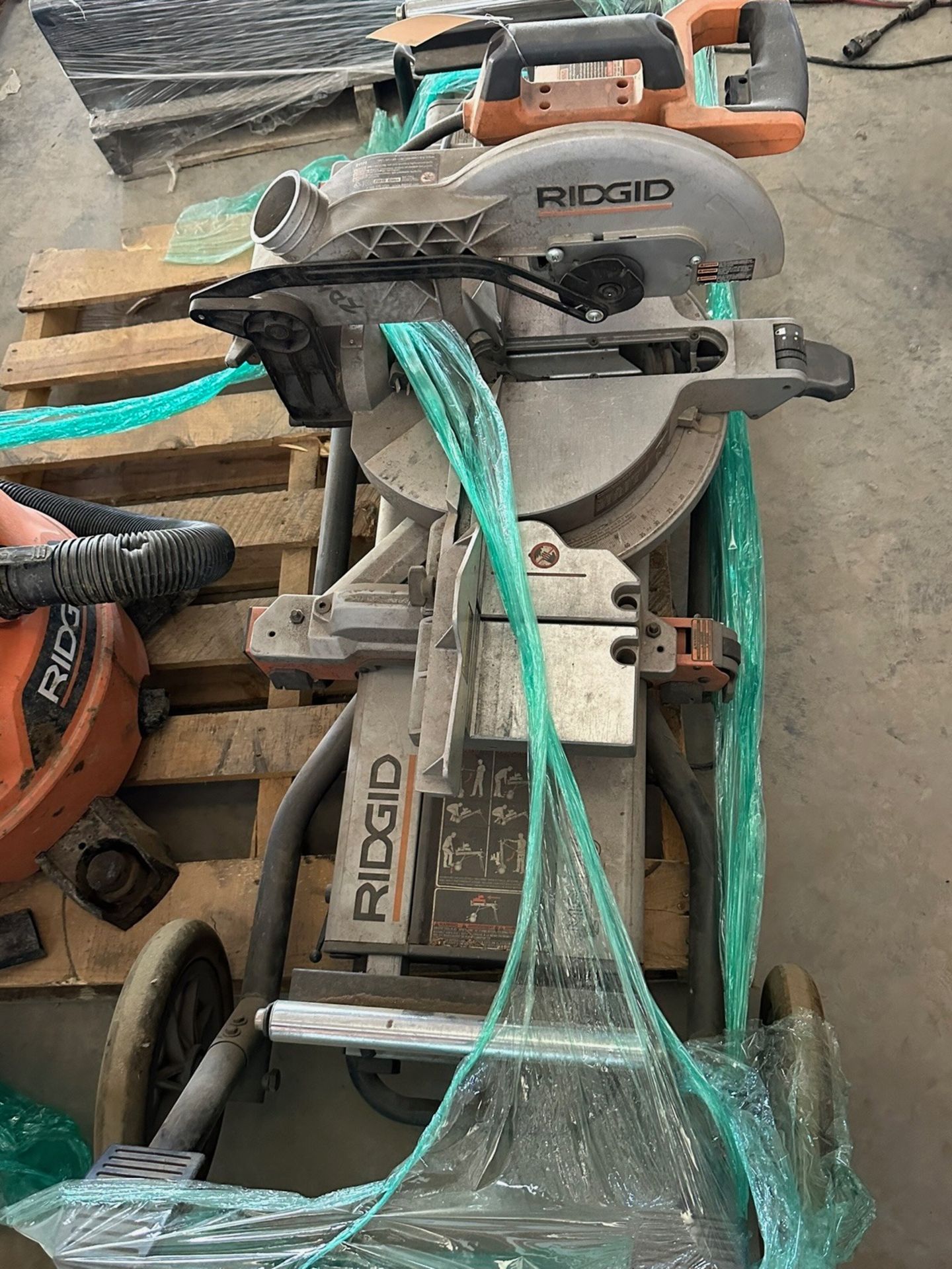 Rigid, Miter Saw, With Stand | Rig Fee $35 - Image 2 of 5