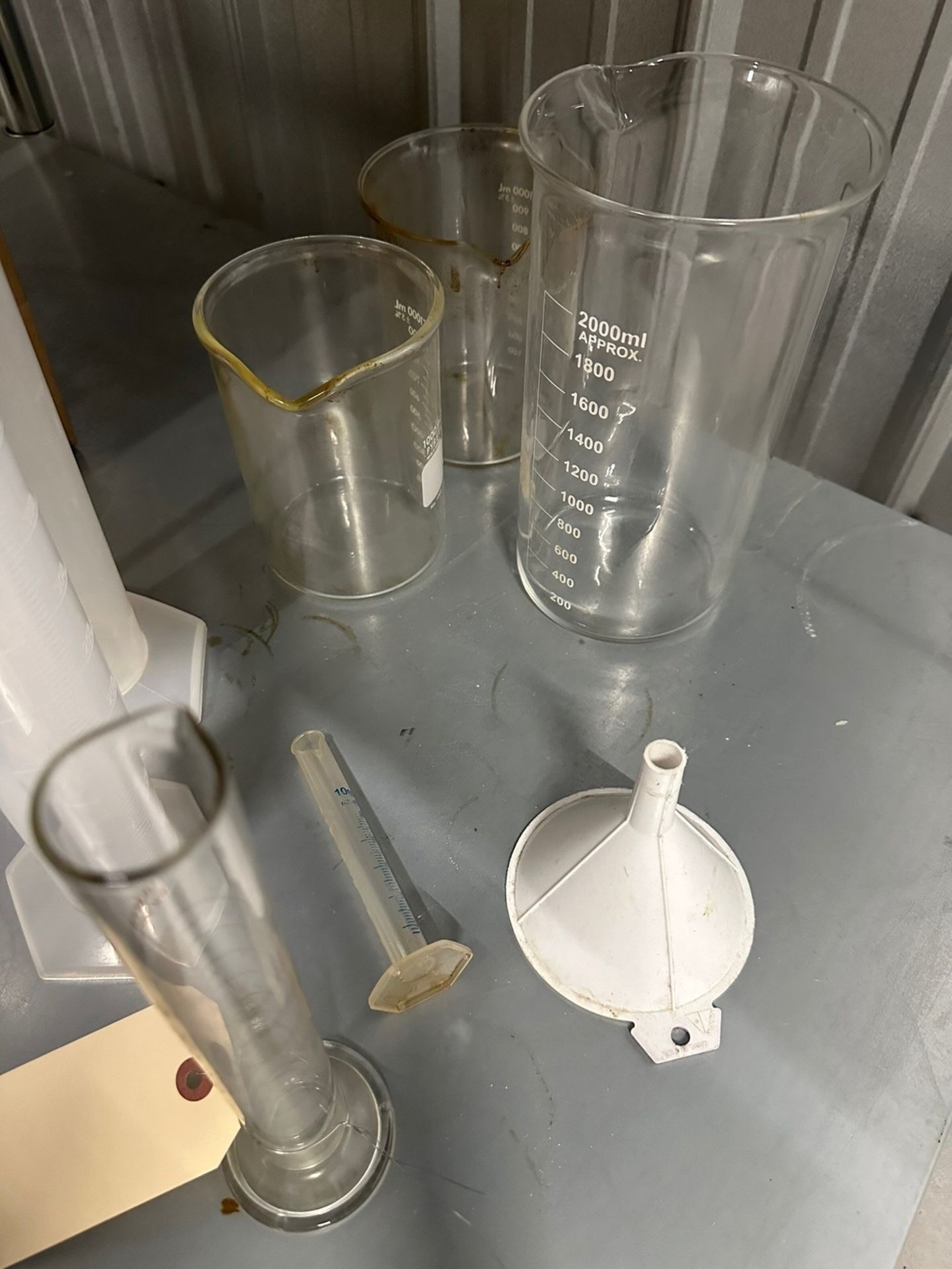 Assorted Lab Glass | Rig Fee $200 - Image 4 of 4