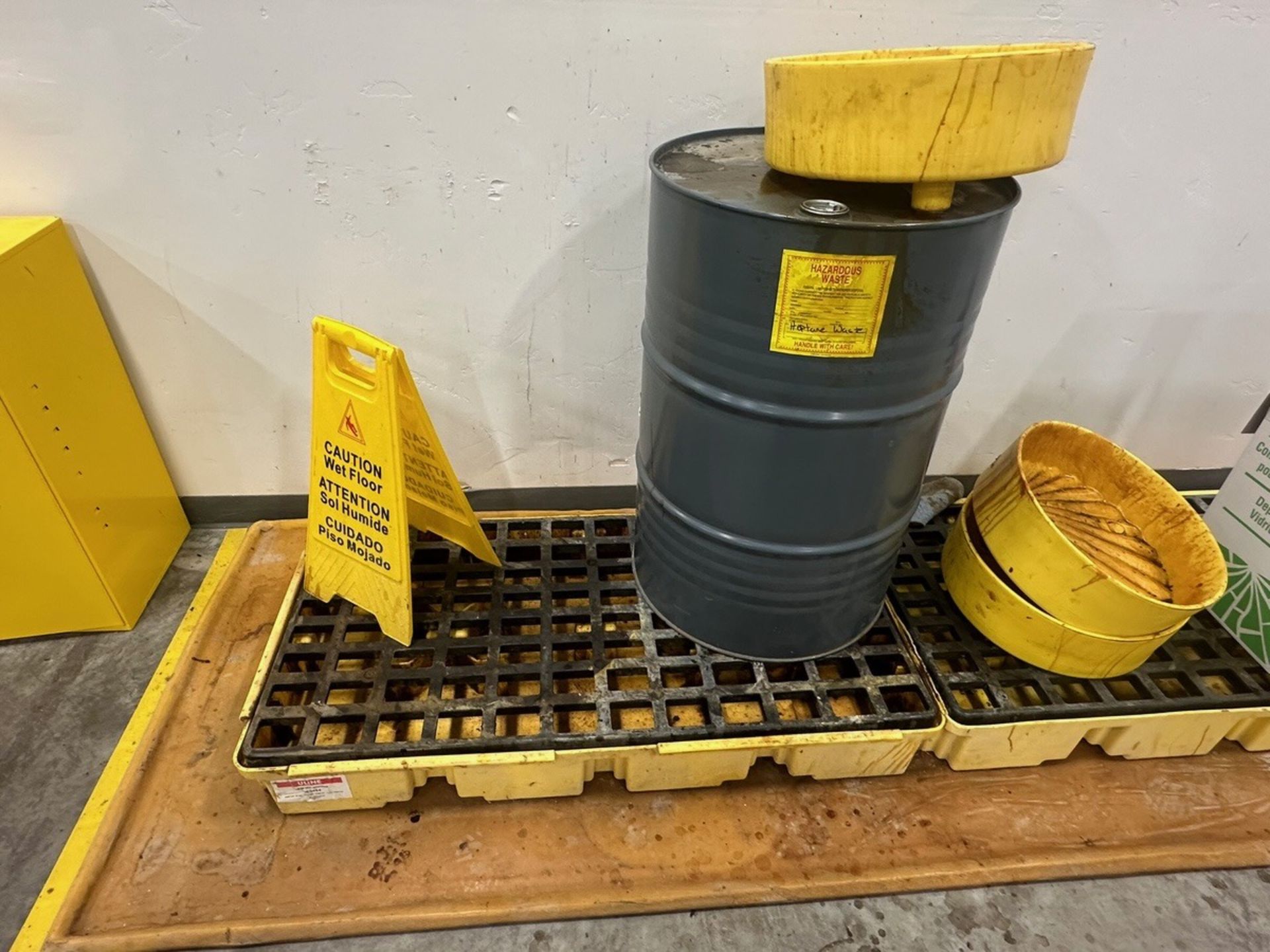 Spill Containments, and Spill Kit | Rig Fee $35 - Image 4 of 5