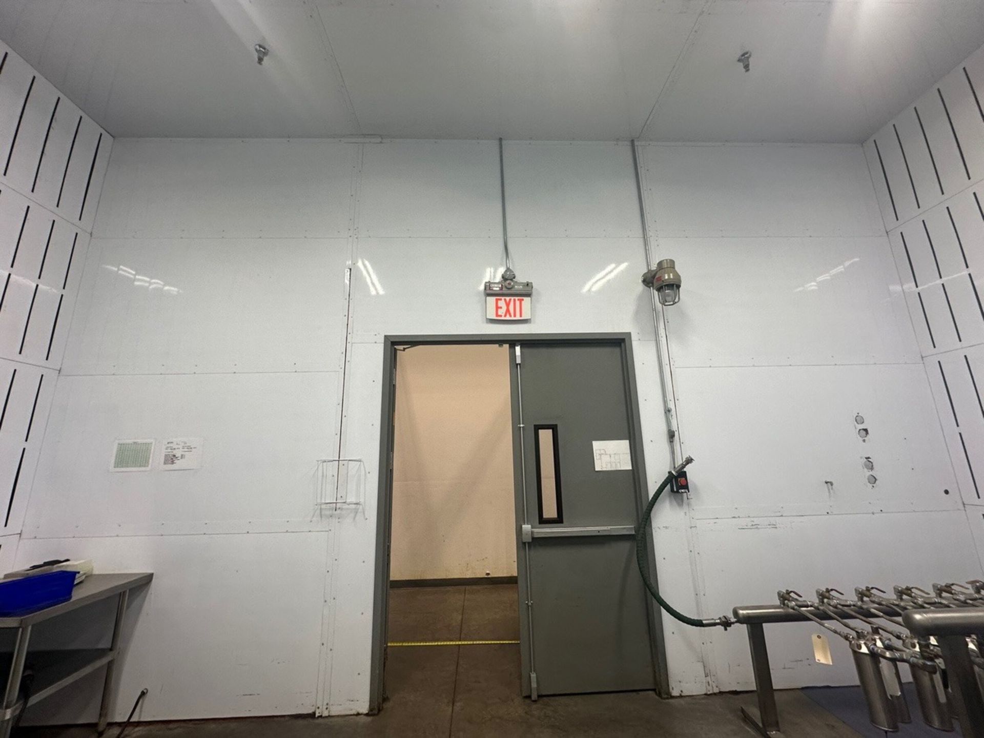 Standard Tools and Equipment C1D1 Room for Hazardous / Flammable Material | Rig Fee $4250 - Image 7 of 8