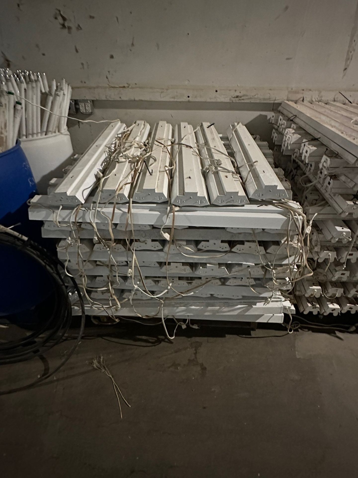 (2) Pallets of Lithonia Model 1233 Fluorescent Shop Lights, and (1) Palle | Rig Fee $200 - Image 4 of 4