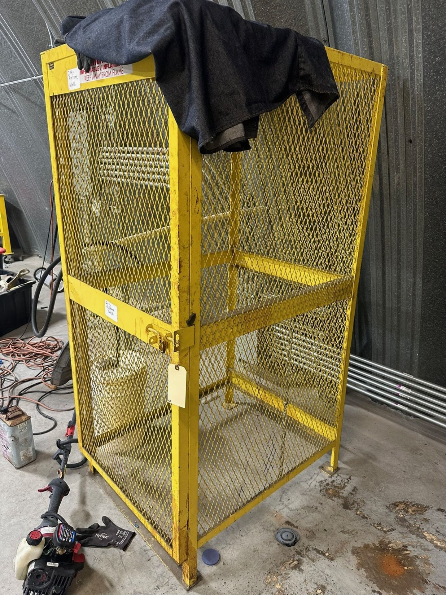Flammable Tanks storage cage | Rig Fee $50 - Image 2 of 3