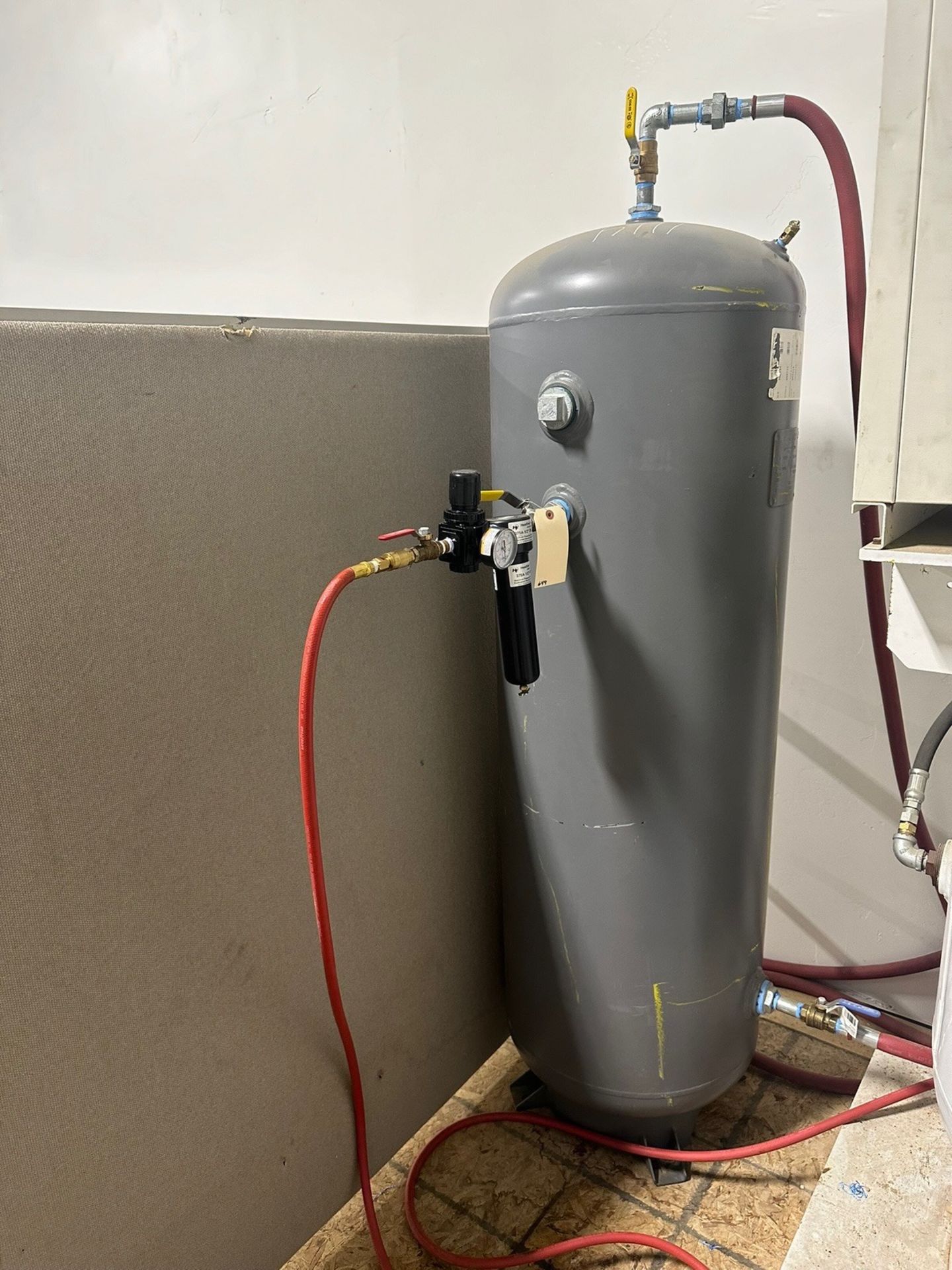 Air Holding Tank | Rig Fee $200 - Image 2 of 4