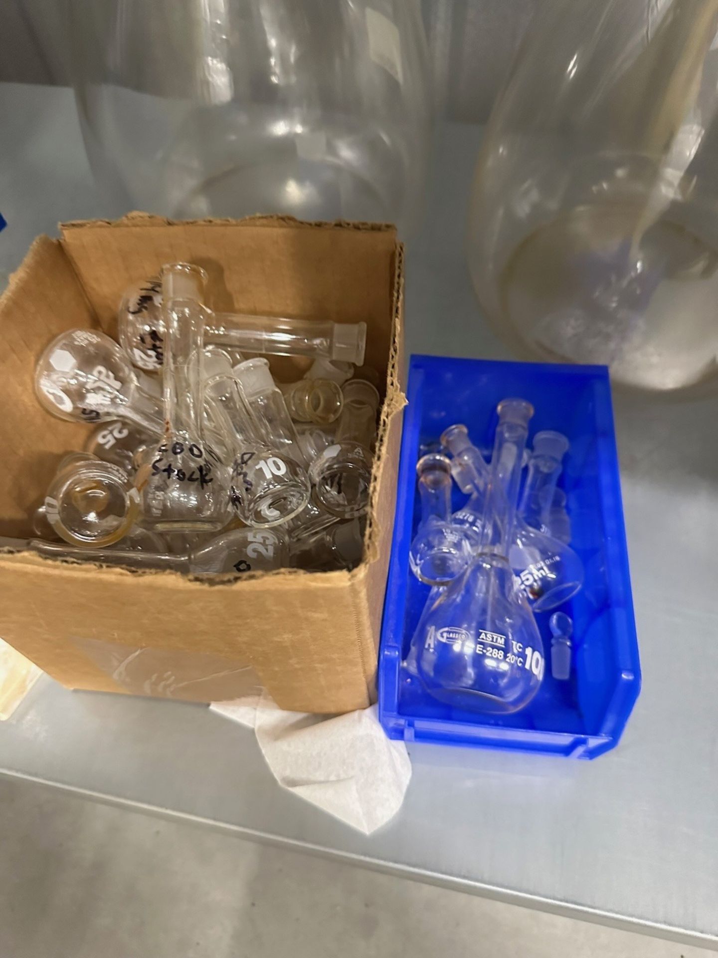 Assorted Lab Glass | Rig Fee $35 - Image 4 of 5