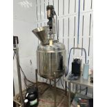 Stainless Steel Pressure Vessel With Agitation, Approx. 300L | Rig Fee $125