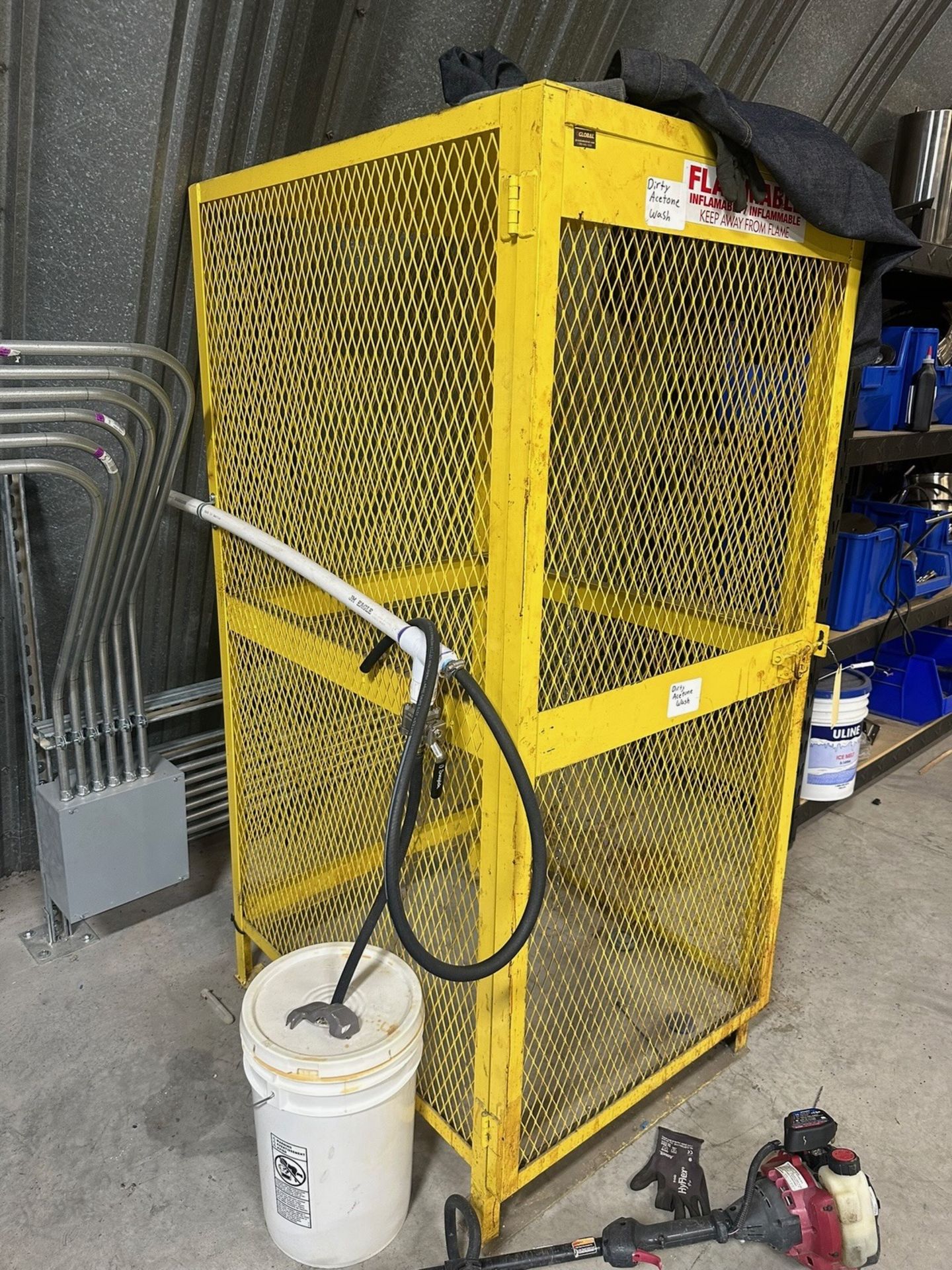 Flammable Tanks storage cage | Rig Fee $50 - Image 3 of 3