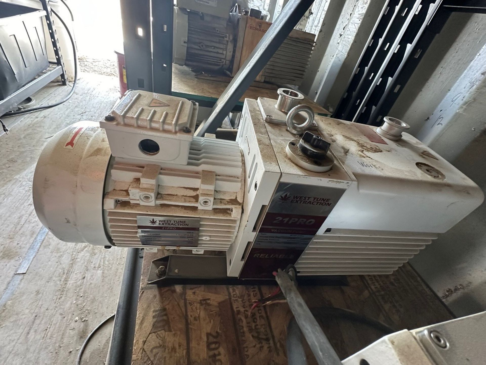 Shelf With Contents, Vacuum Pumps, Filters | Rig Fee $200 - Image 7 of 17